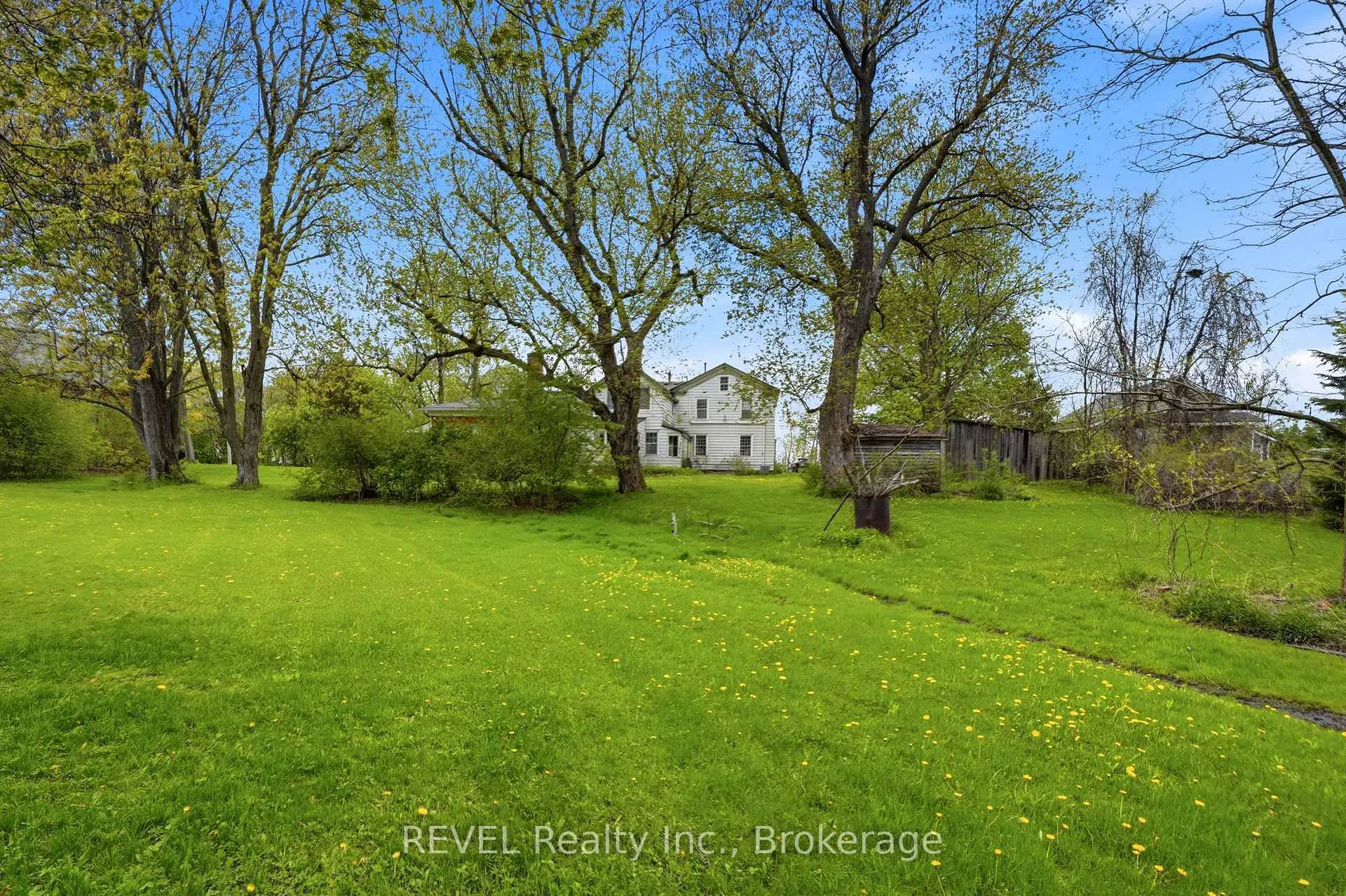 Photo 31 of 2376 Centre Street, Thorold, Allanburg/Thorold South — HOMEH