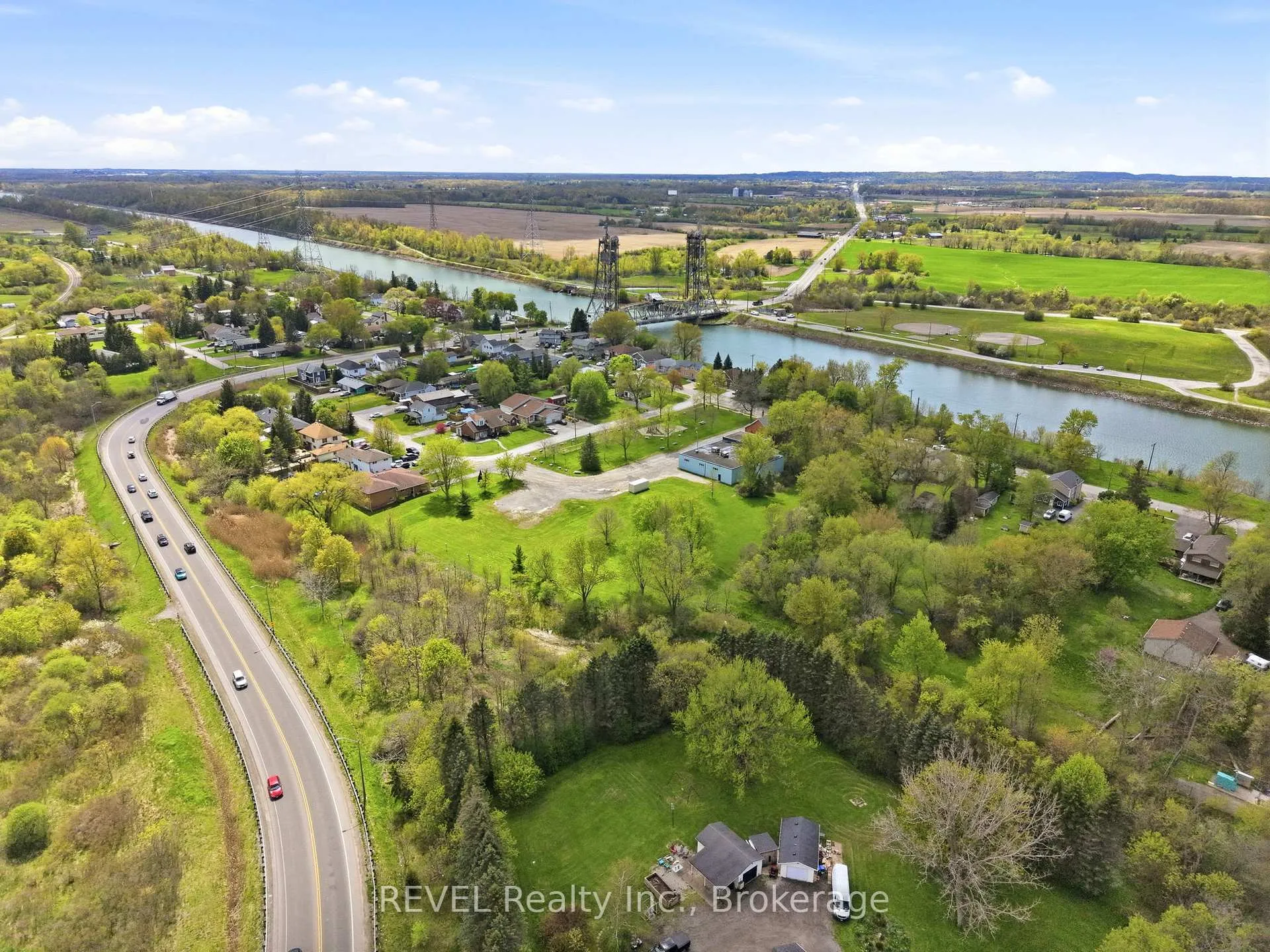 Photo 40 of 2376 Centre Street, Thorold, Allanburg/Thorold South — HOMEH