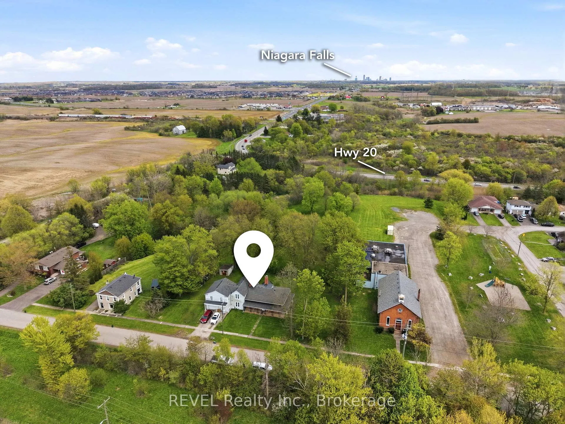 Photo 44 of 2376 Centre Street, Thorold, Allanburg/Thorold South — HOMEH