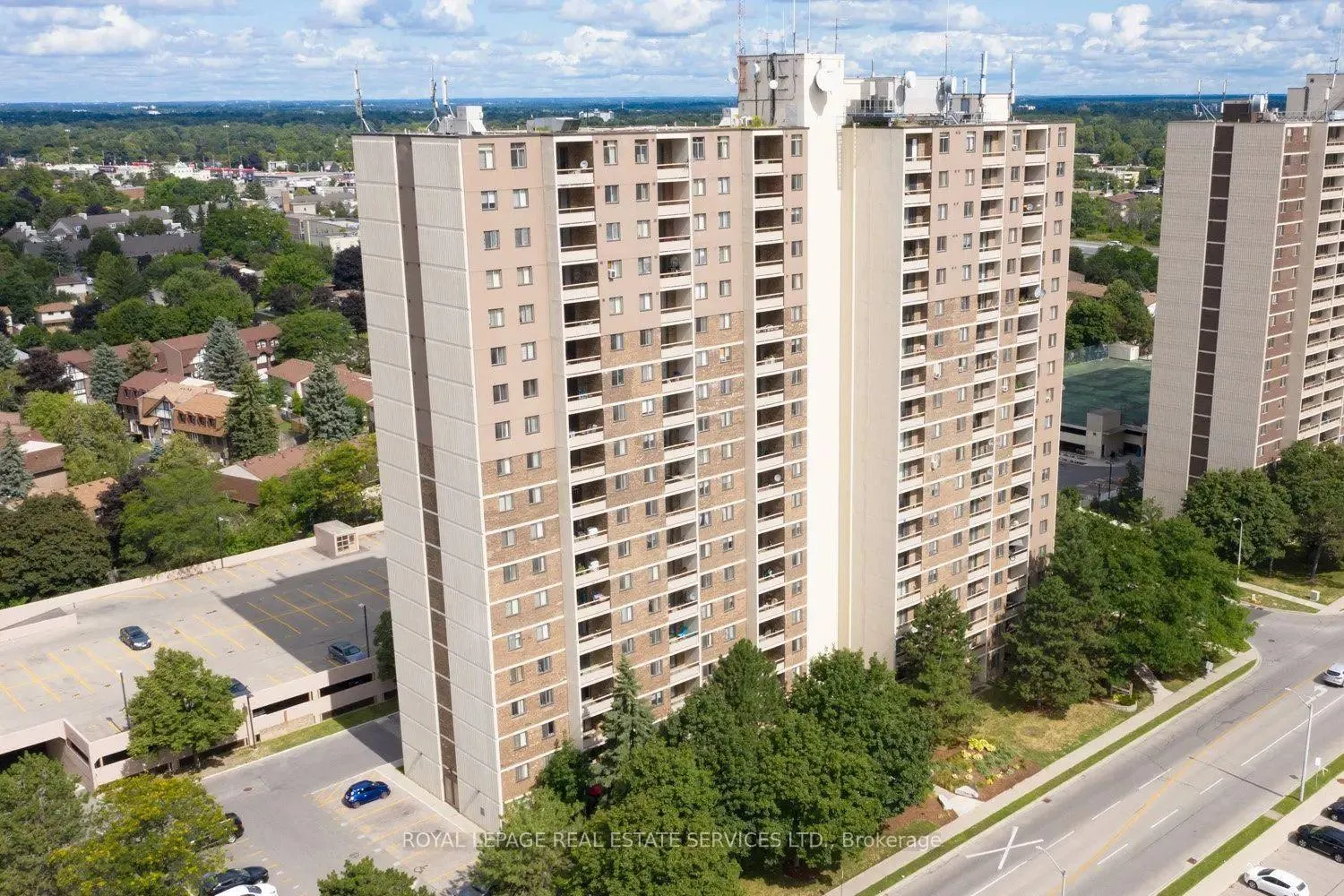 Photo 1 of Unit 1711, 1 Cedarwoods Crescent, Kitchener — HOMEH