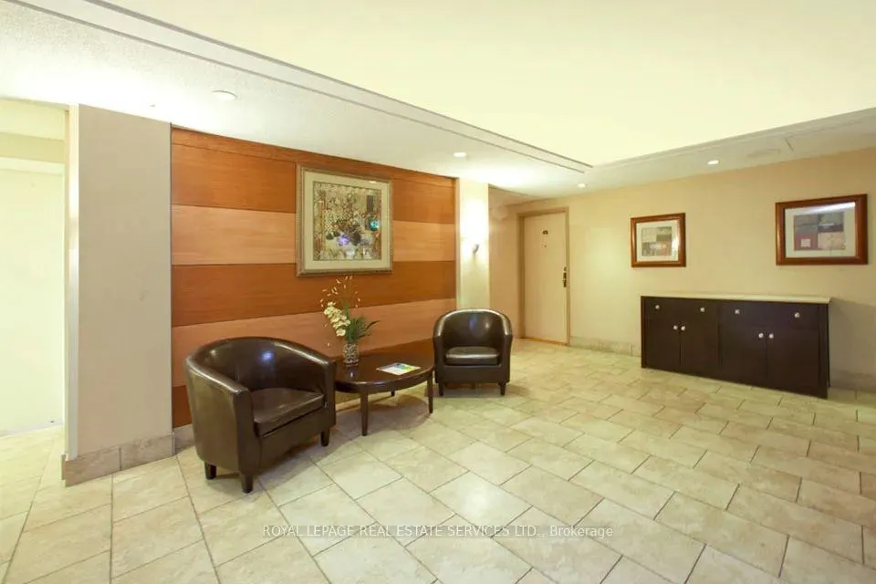 Photo 3 of Unit 1711, 1 Cedarwoods Crescent, Kitchener — HOMEH