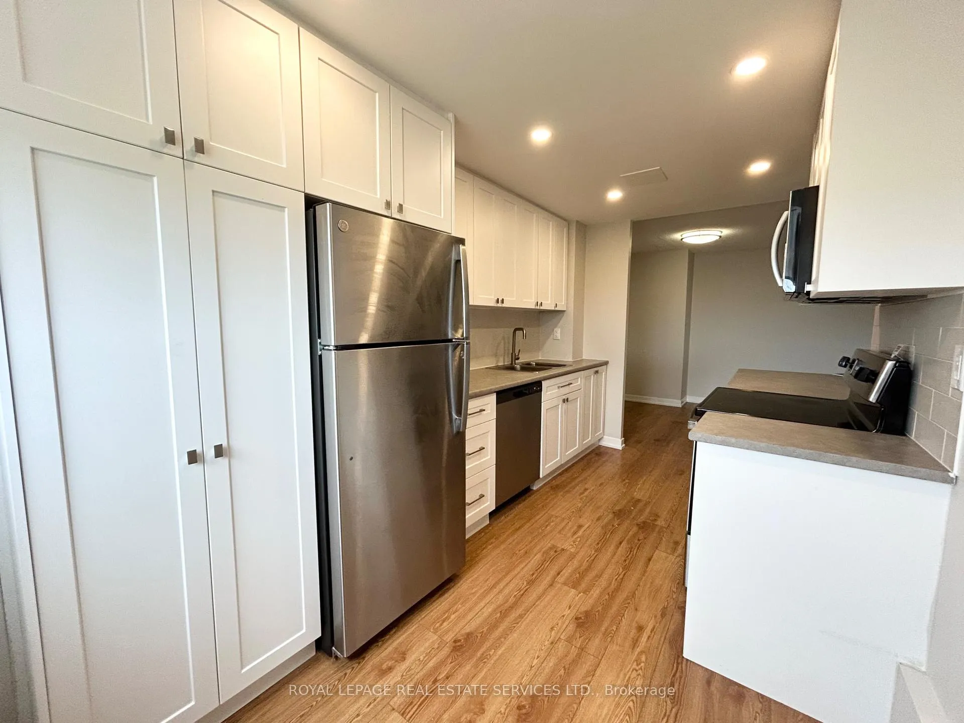Photo 9 of Unit 1711, 1 Cedarwoods Crescent, Kitchener — HOMEH