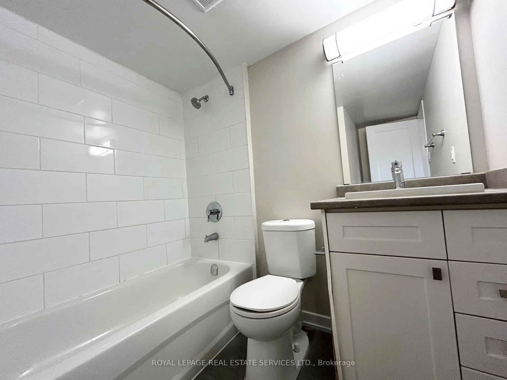 Photo 14 of Unit 1711, 1 Cedarwoods Crescent, Kitchener — HOMEH