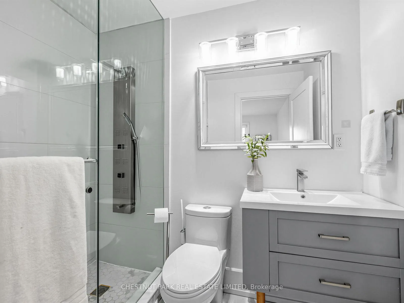 Photo 24 of 209 Robina Avenue, Toronto, Oakwood Village — HOMEH