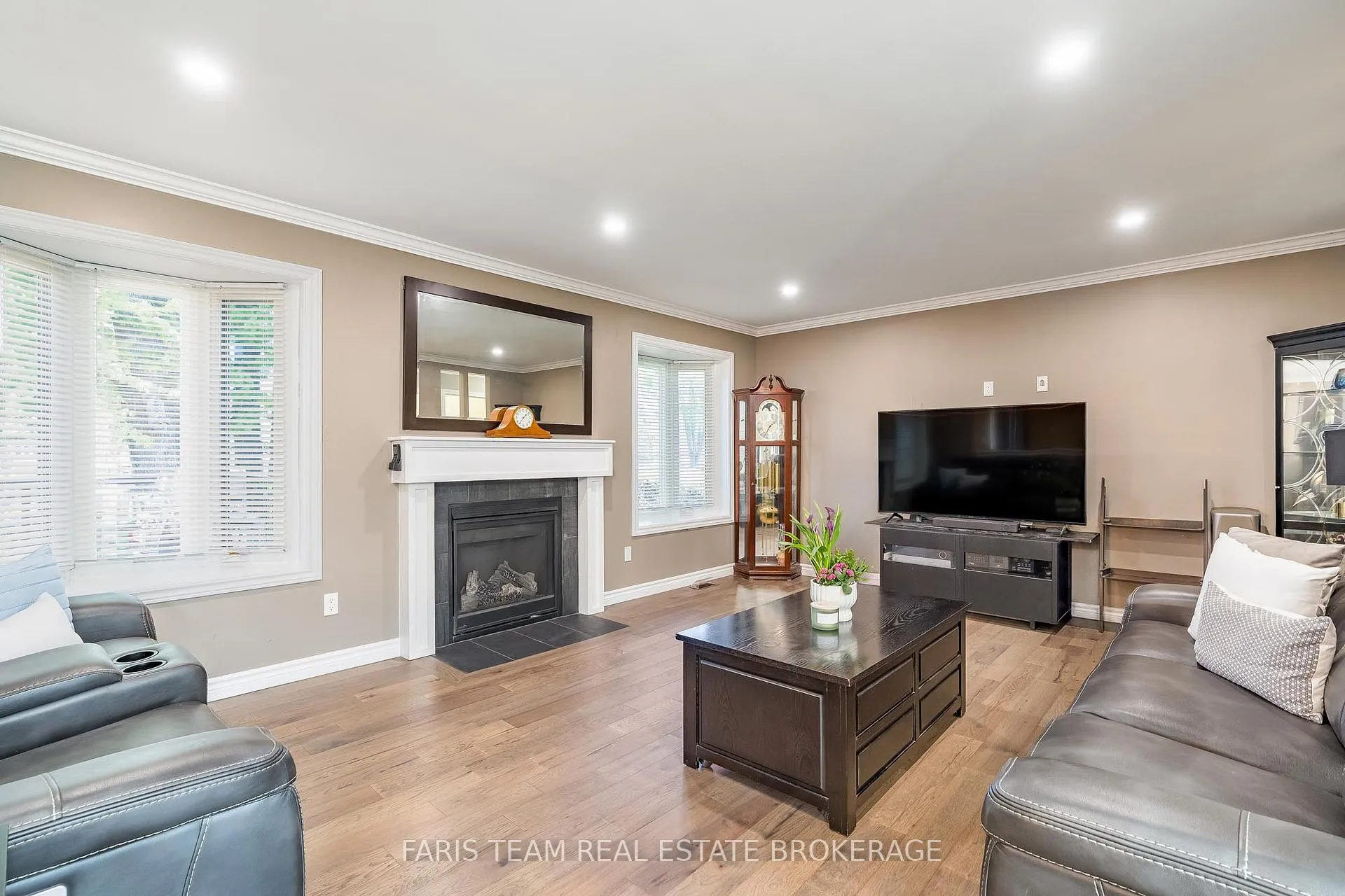 Photo 15 of 19 Willow Crescent, Ramara, Brechin — HOMEH