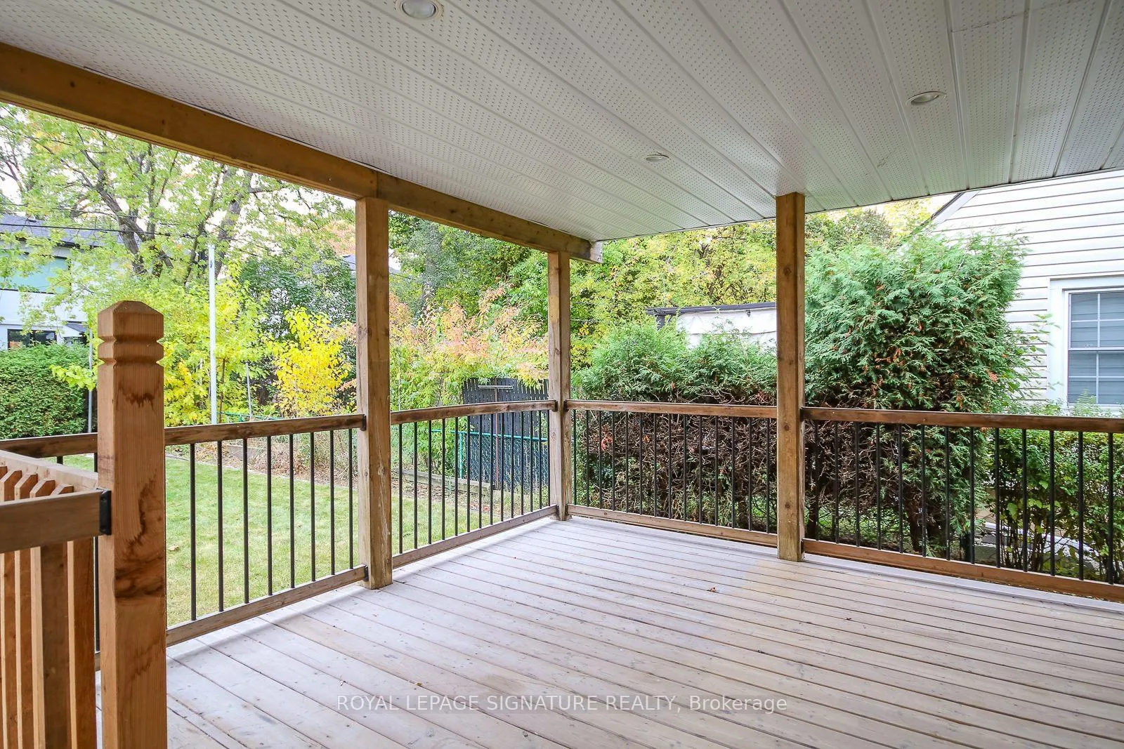 Photo 22 of 17 Uno Drive, Etobicoke, Stonegate-Queensway — HOMEH