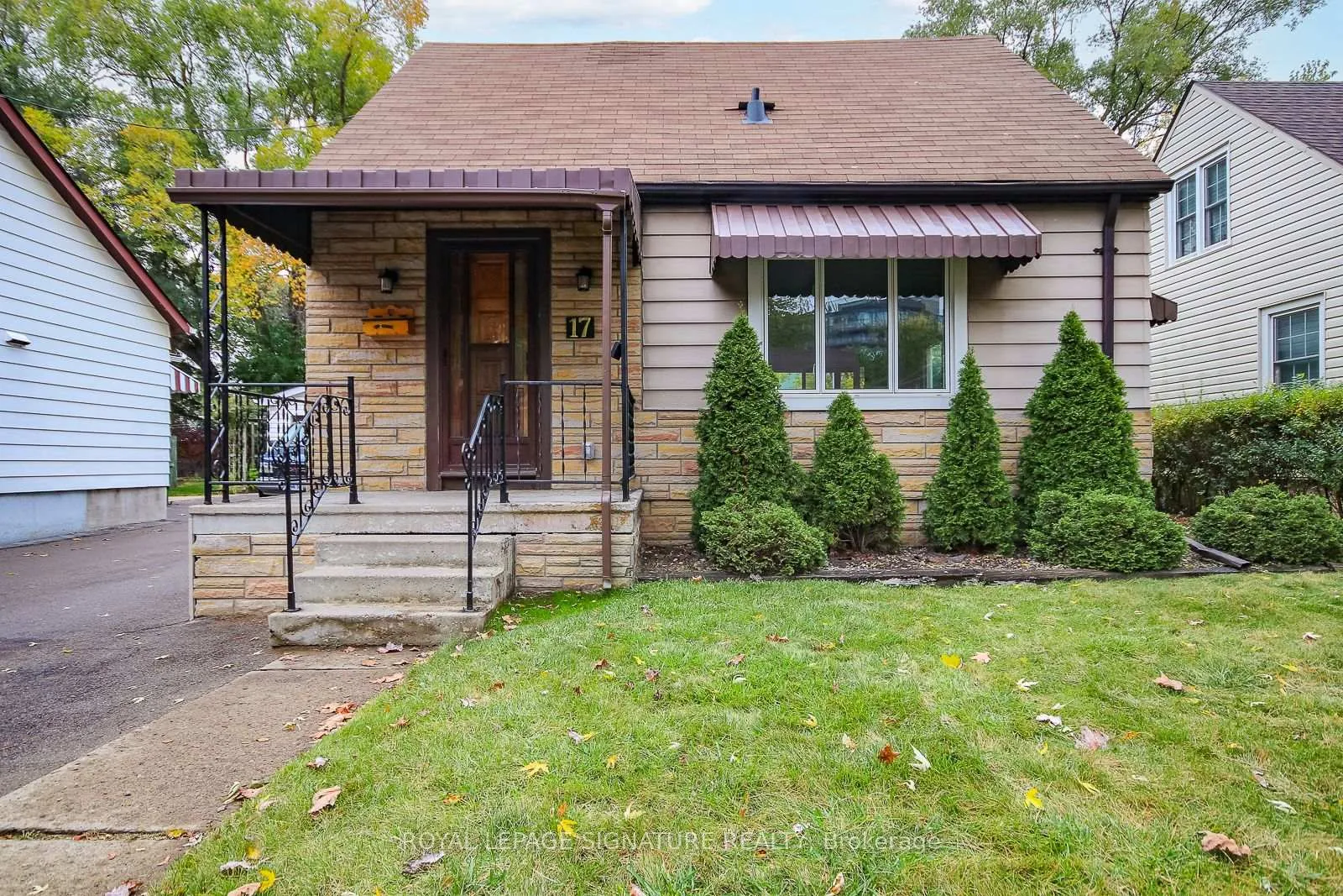 Photo 25 of 17 Uno Drive, Etobicoke, Stonegate-Queensway — HOMEH