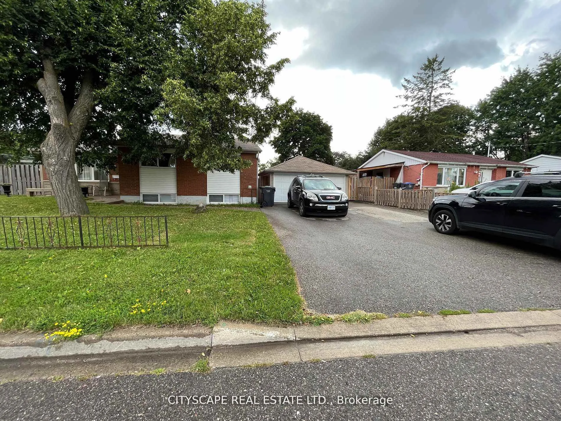 Front of Unit Bsmt, 2 Leslie Street