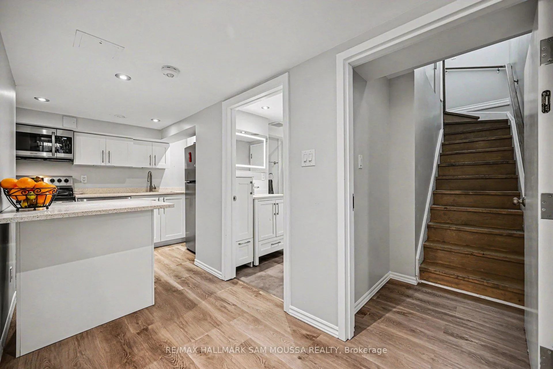 Photo 2 of Unit Unit 2, 1407 Baintree Place, Ottawa, Pineview — HOMEH