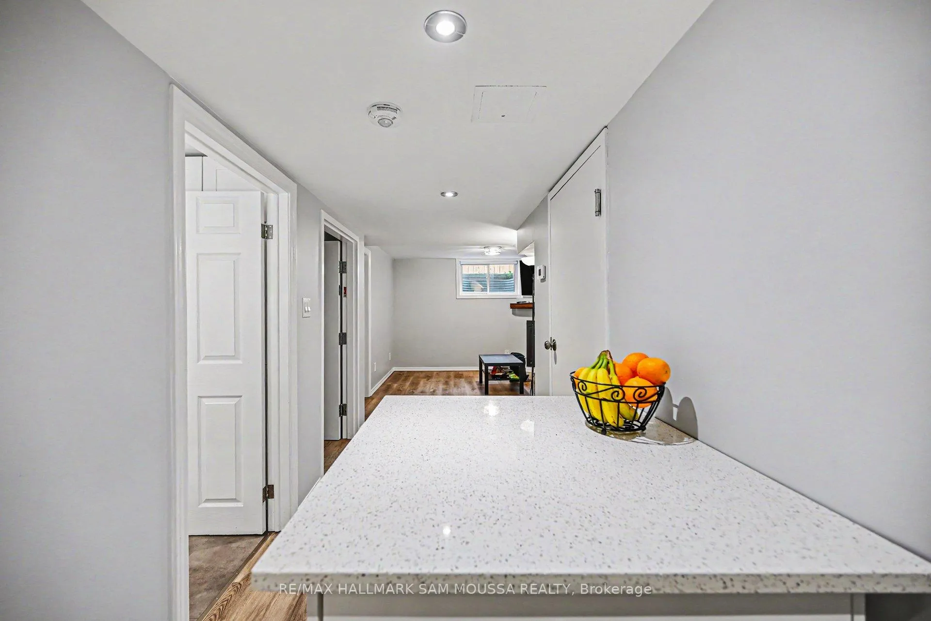 Photo 5 of Unit Unit 2, 1407 Baintree Place, Ottawa, Pineview — HOMEH