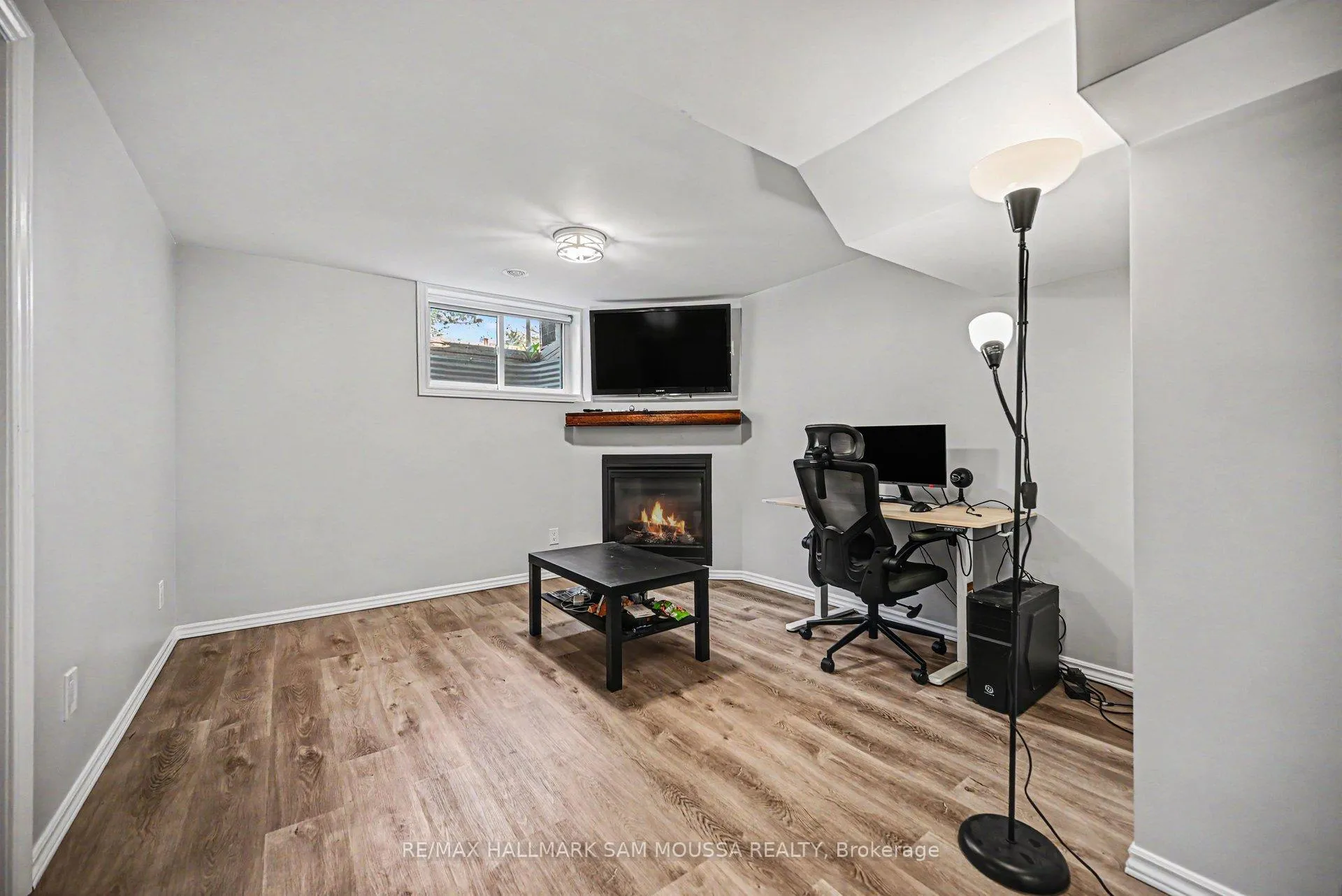 Photo 6 of Unit Unit 2, 1407 Baintree Place, Ottawa, Pineview — HOMEH