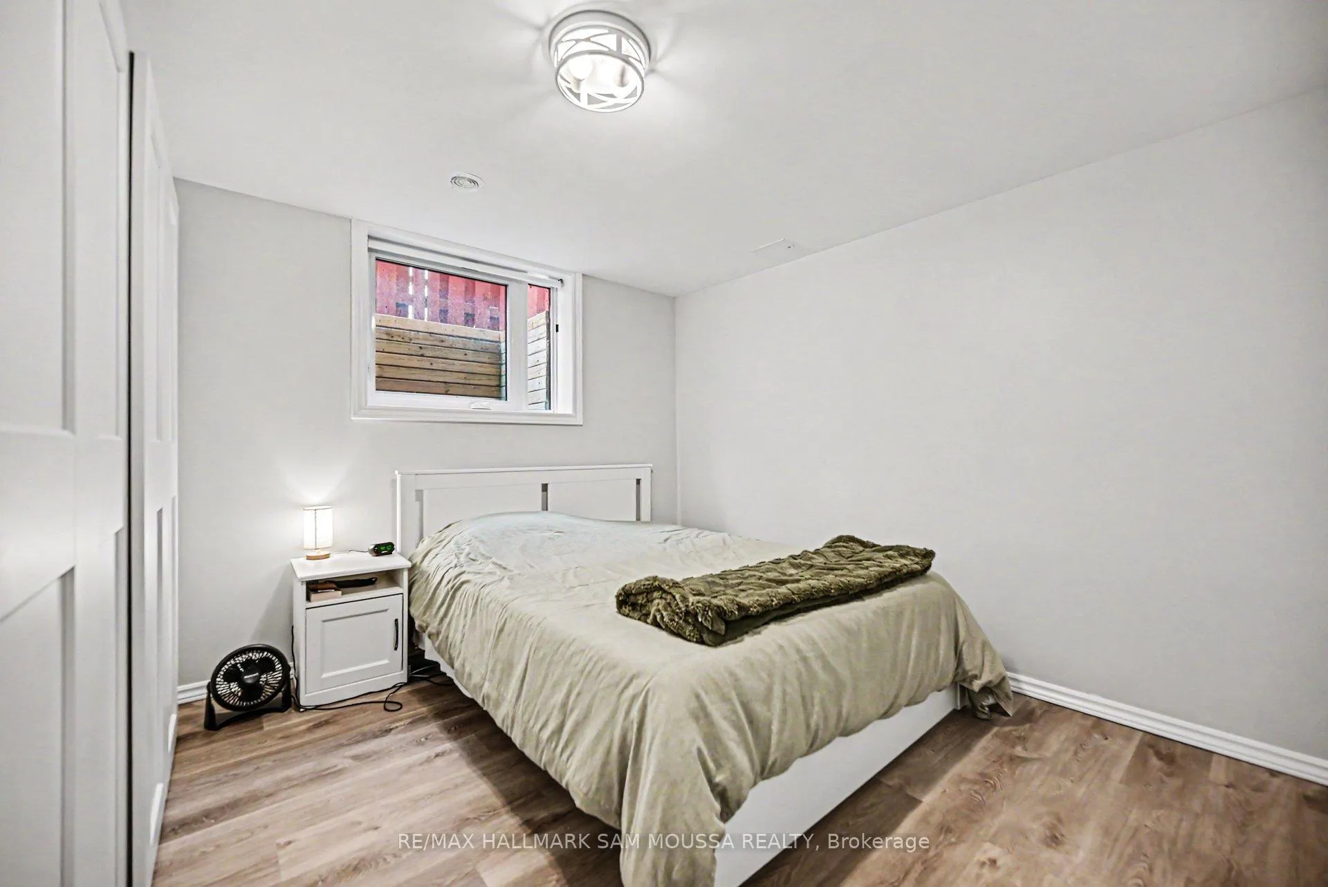 Photo 8 of Unit Unit 2, 1407 Baintree Place, Ottawa, Pineview — HOMEH