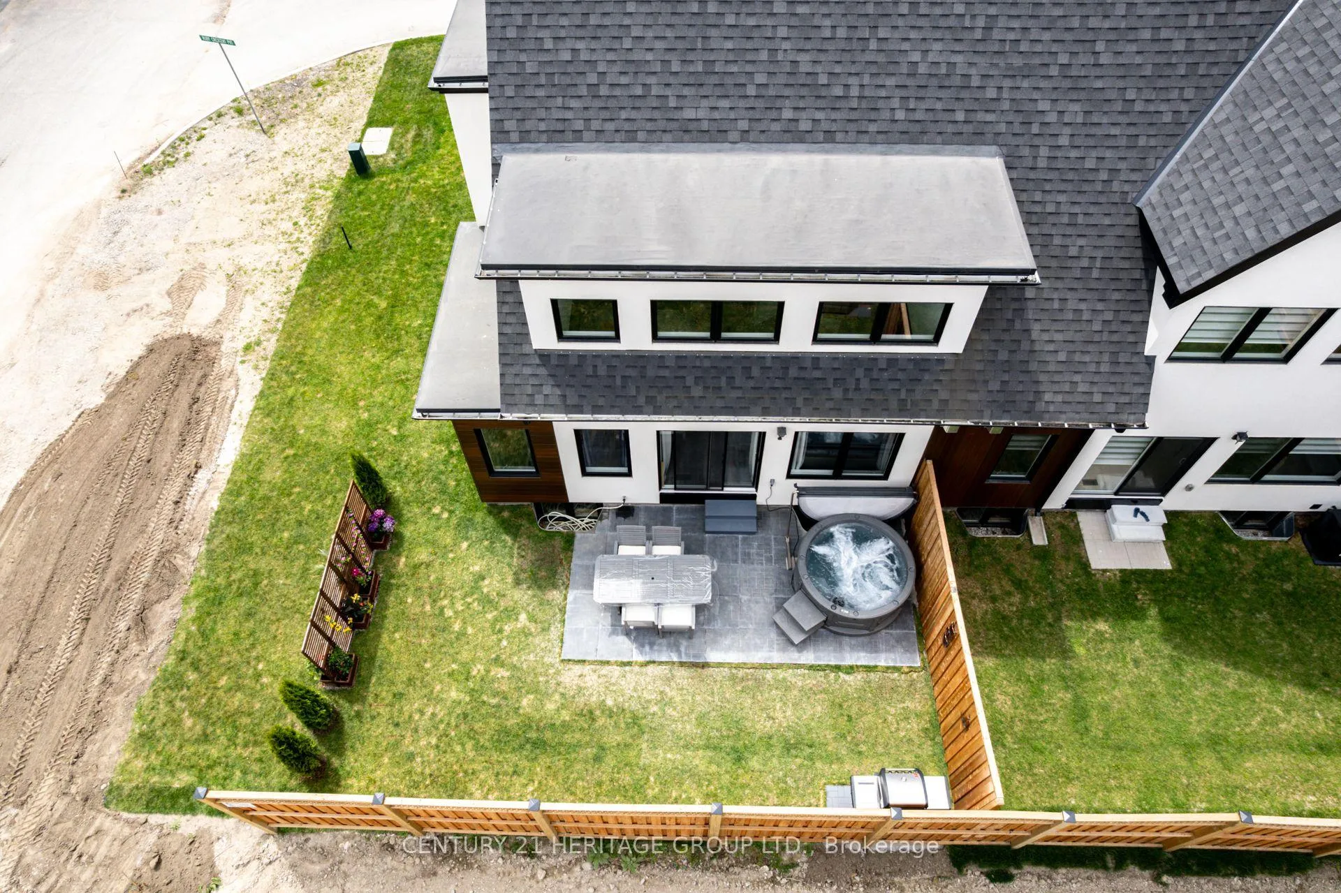 Photo 25 of 44 Ruby Crescent, Orillia — HOMEH