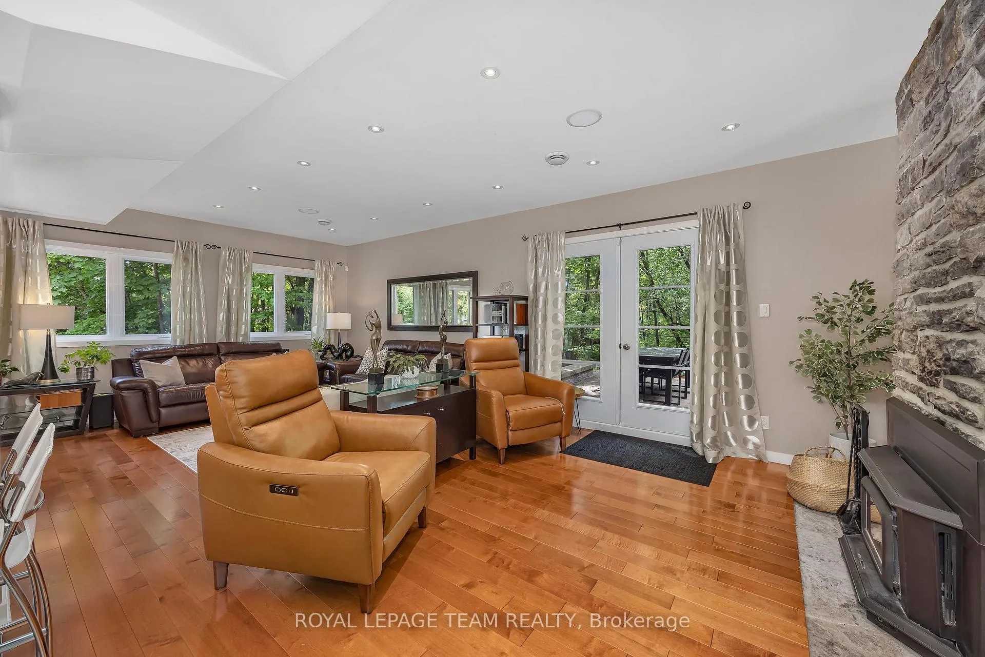 Photo 8 of 2 Fairhaven Way, Ottawa, CFB Rockcliffe and Area — HOMEH
