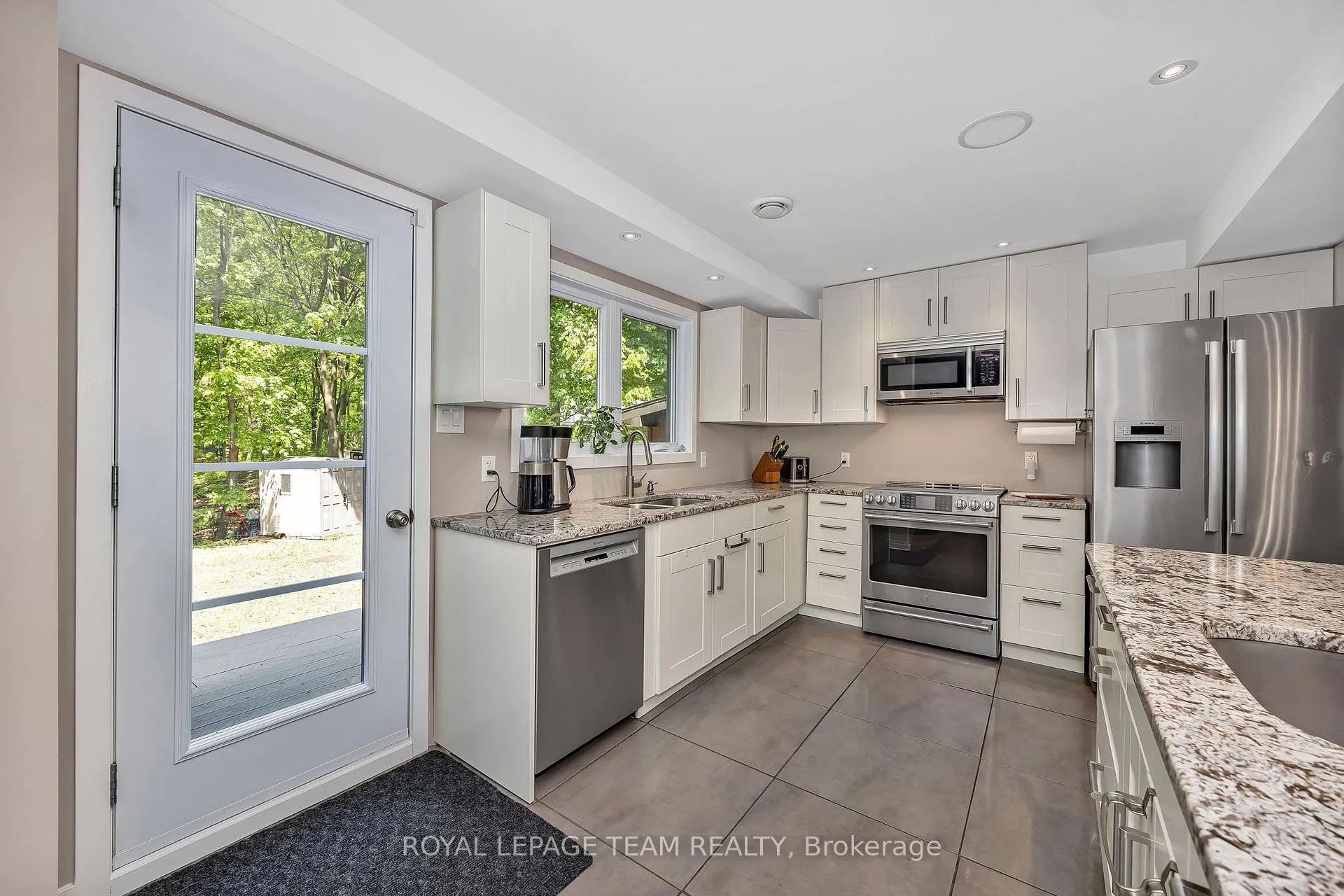 Photo 13 of 2 Fairhaven Way, Ottawa, CFB Rockcliffe and Area — HOMEH