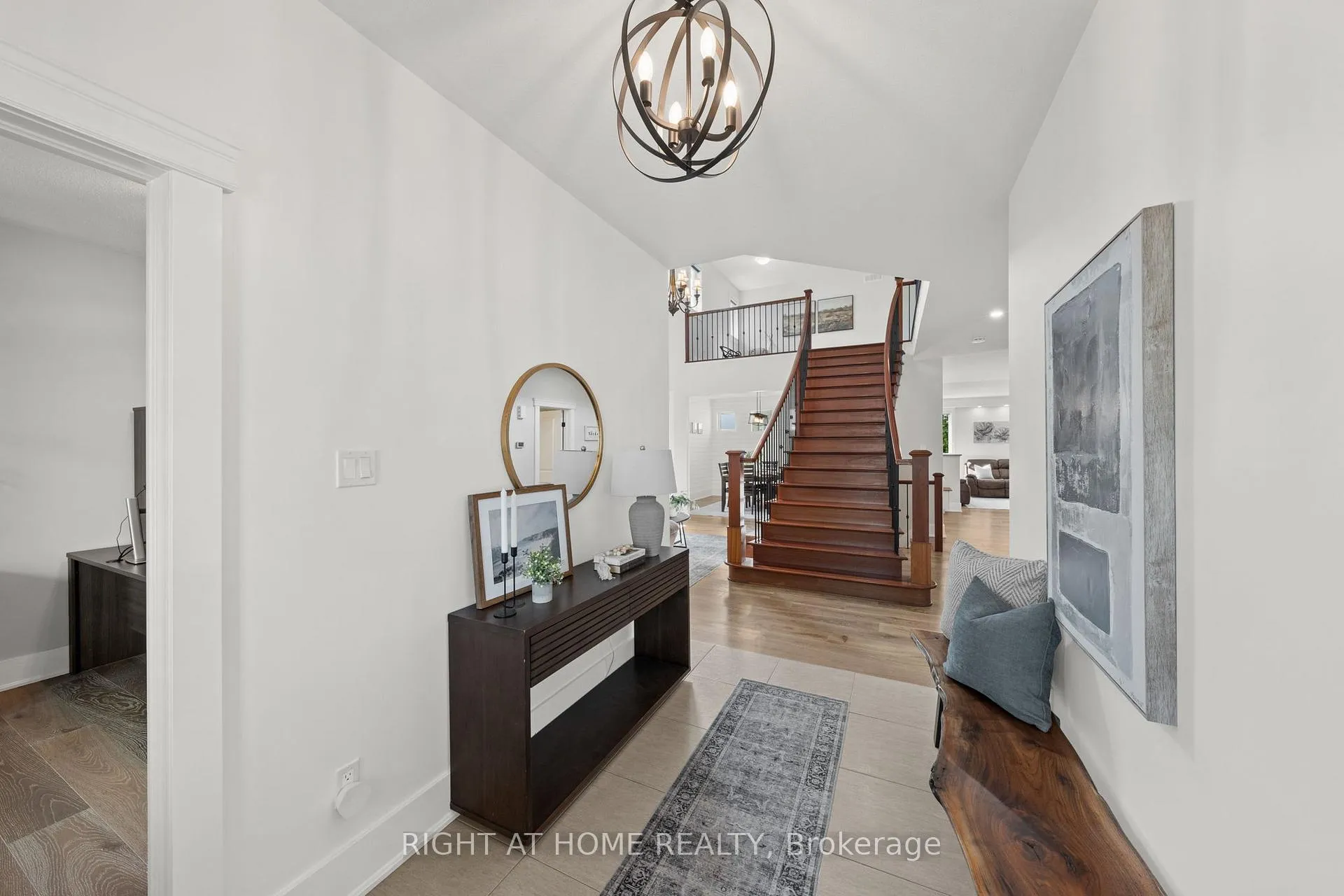 Photo 4 of 707 Wrangler Circle, Ottawa, Stittsville (North) — HOMEH