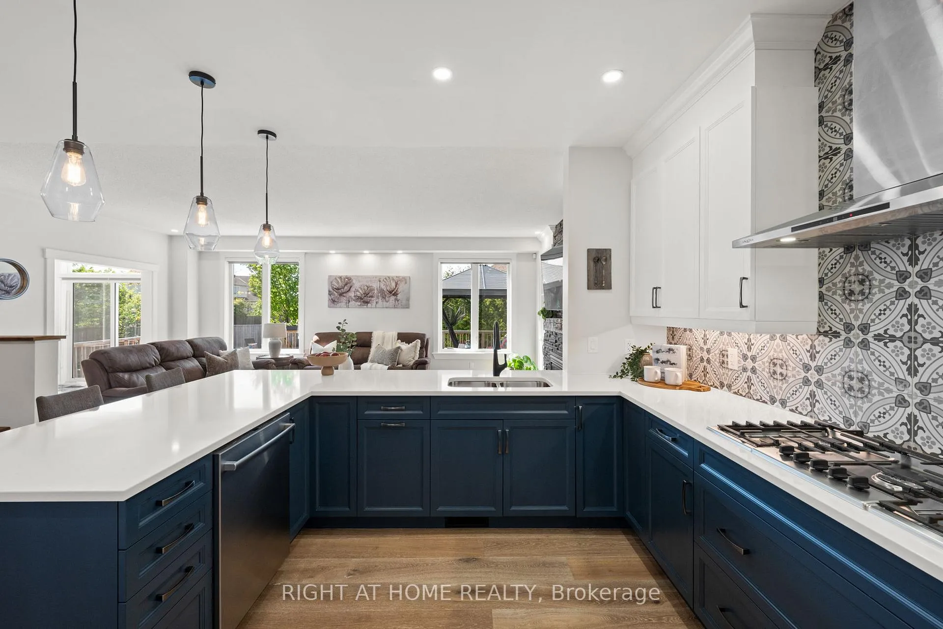 Photo 9 of 707 Wrangler Circle, Ottawa, Stittsville (North) — HOMEH
