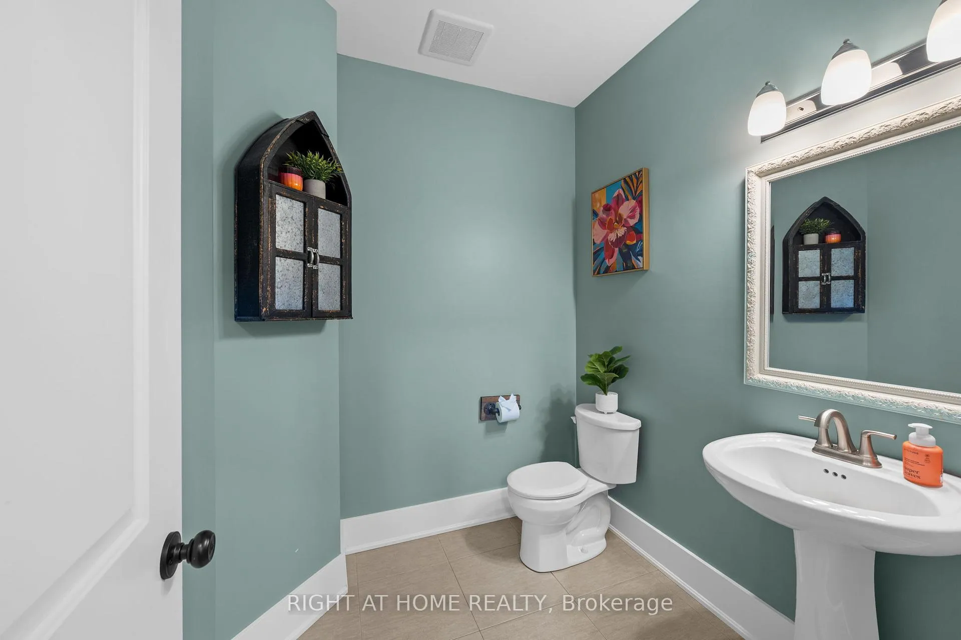 Photo 17 of 707 Wrangler Circle, Ottawa, Stittsville (North) — HOMEH