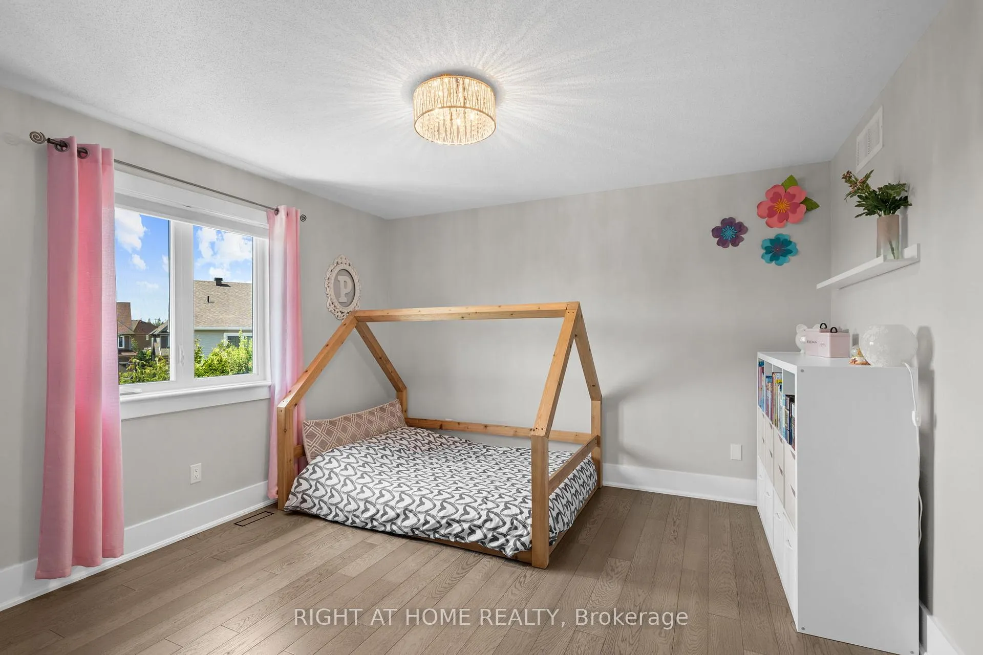 Photo 29 of 707 Wrangler Circle, Ottawa, Stittsville (North) — HOMEH