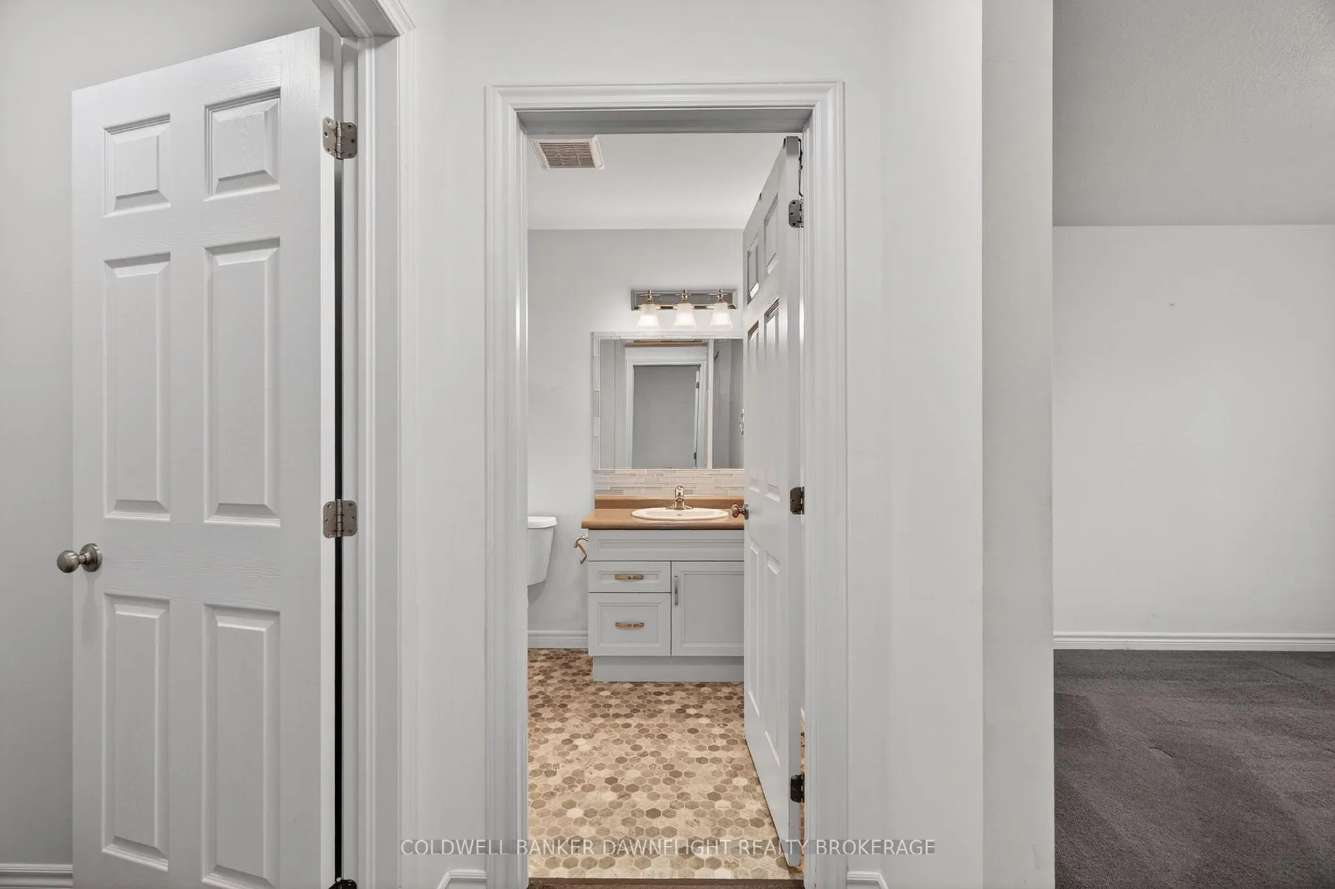 Photo 23 of 18 Devon Drive, South Huron, Exeter — HOMEH