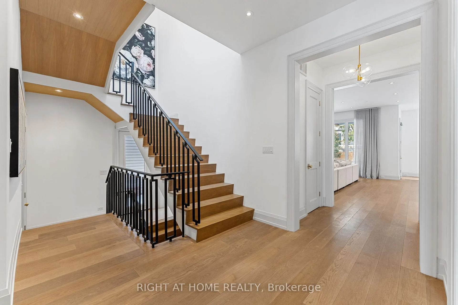 Photo 9 of 442 Glengrove Avenue, Toronto, Bedford Park-Nortown — HOMEH
