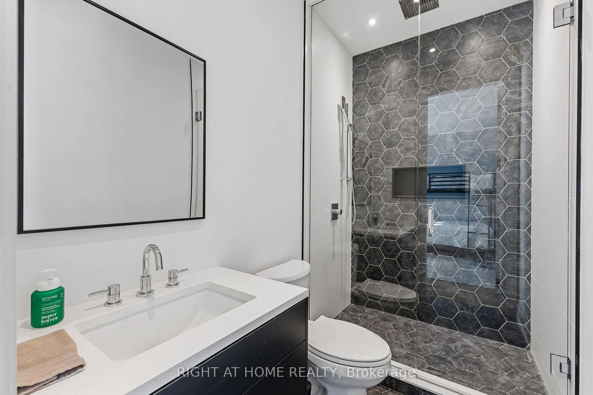 Photo 30 of 442 Glengrove Avenue, Toronto, Bedford Park-Nortown — HOMEH