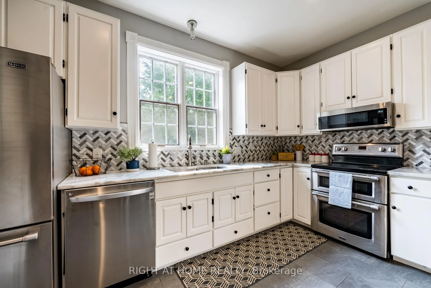 Photo 9 of 700 Myrtle Road W, Whitby, Rural Whitby — HOMEH