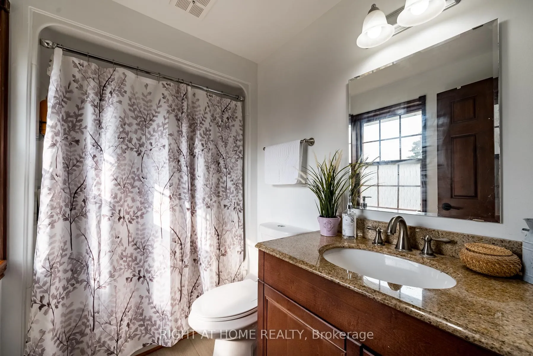 Photo 21 of 700 Myrtle Road W, Whitby, Rural Whitby — HOMEH