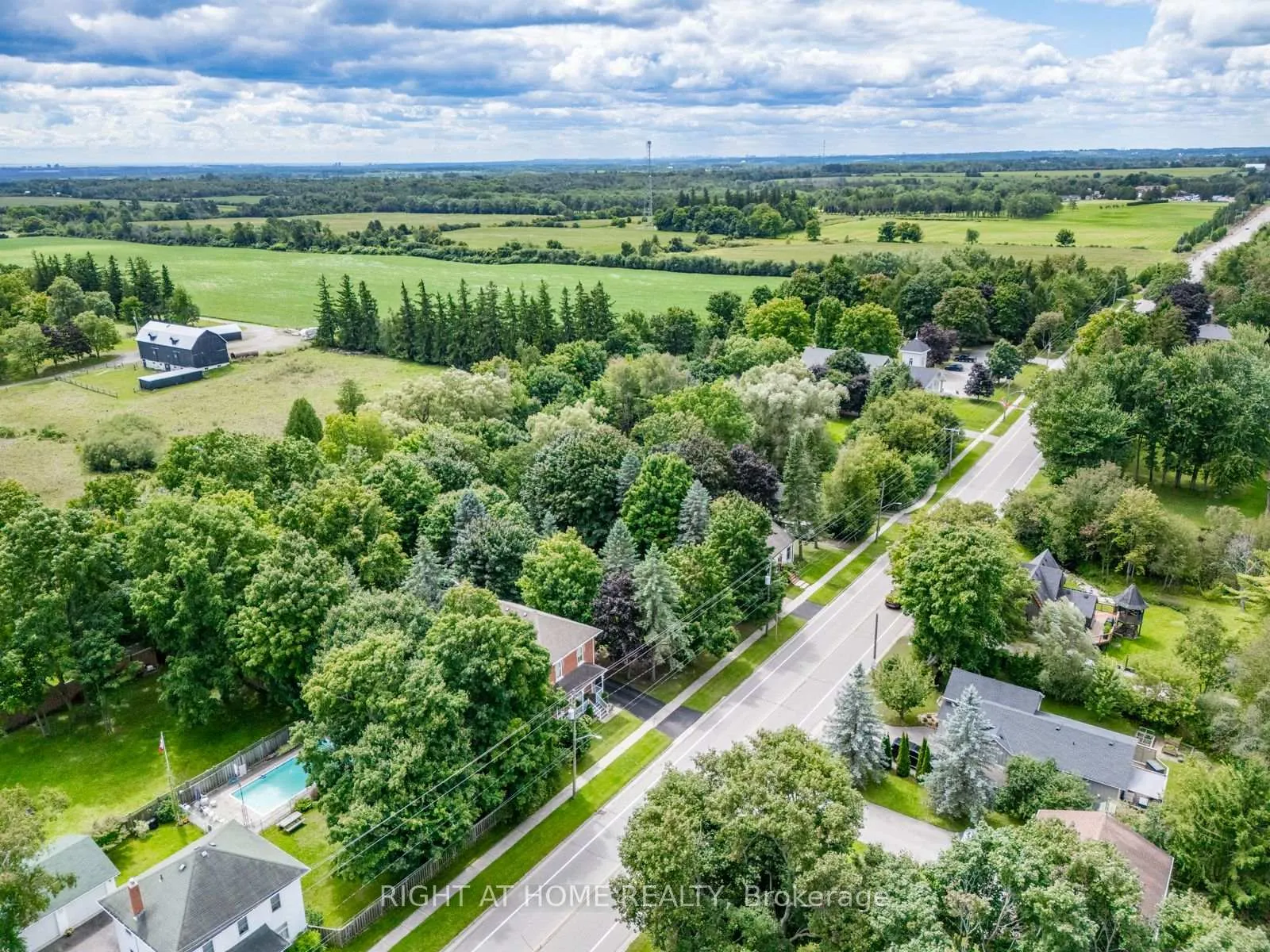 Photo 36 of 700 Myrtle Road W, Whitby, Rural Whitby — HOMEH