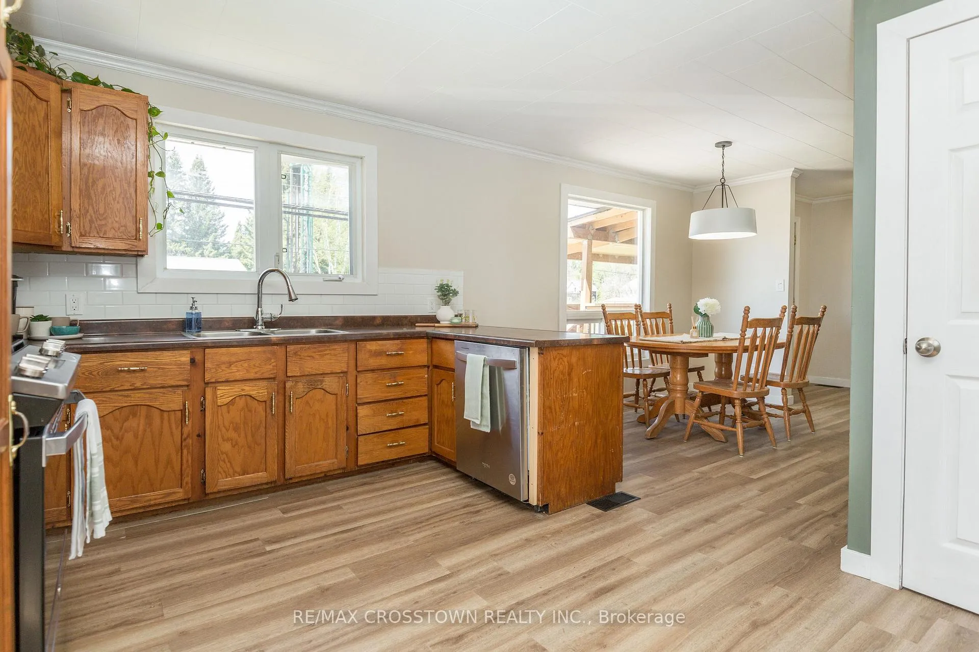 Photo 16 of 163 Main Street, Perry, Novar — HOMEH