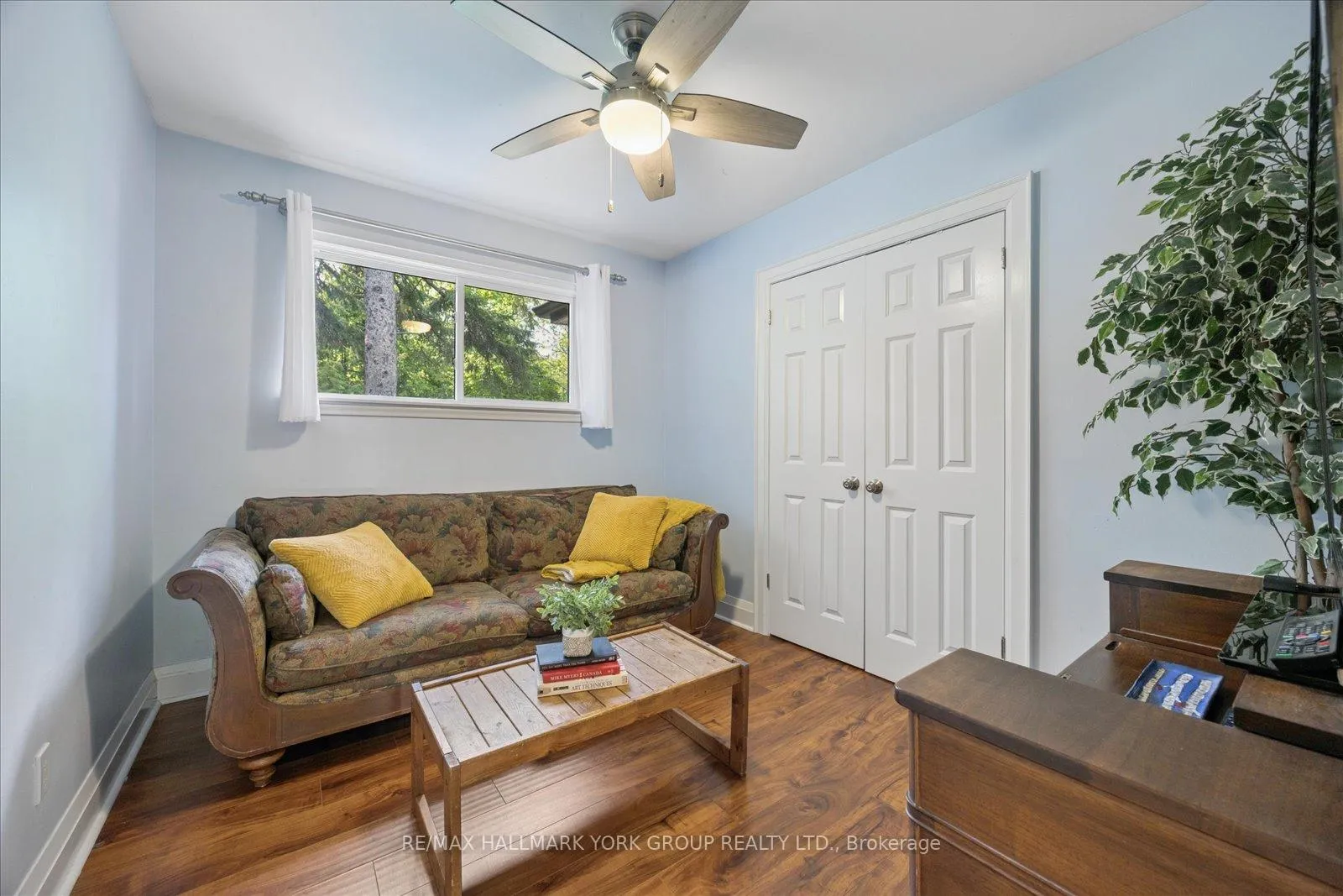 Photo 18 of 45 Foreht Crescent, Aurora, Aurora Heights — HOMEH