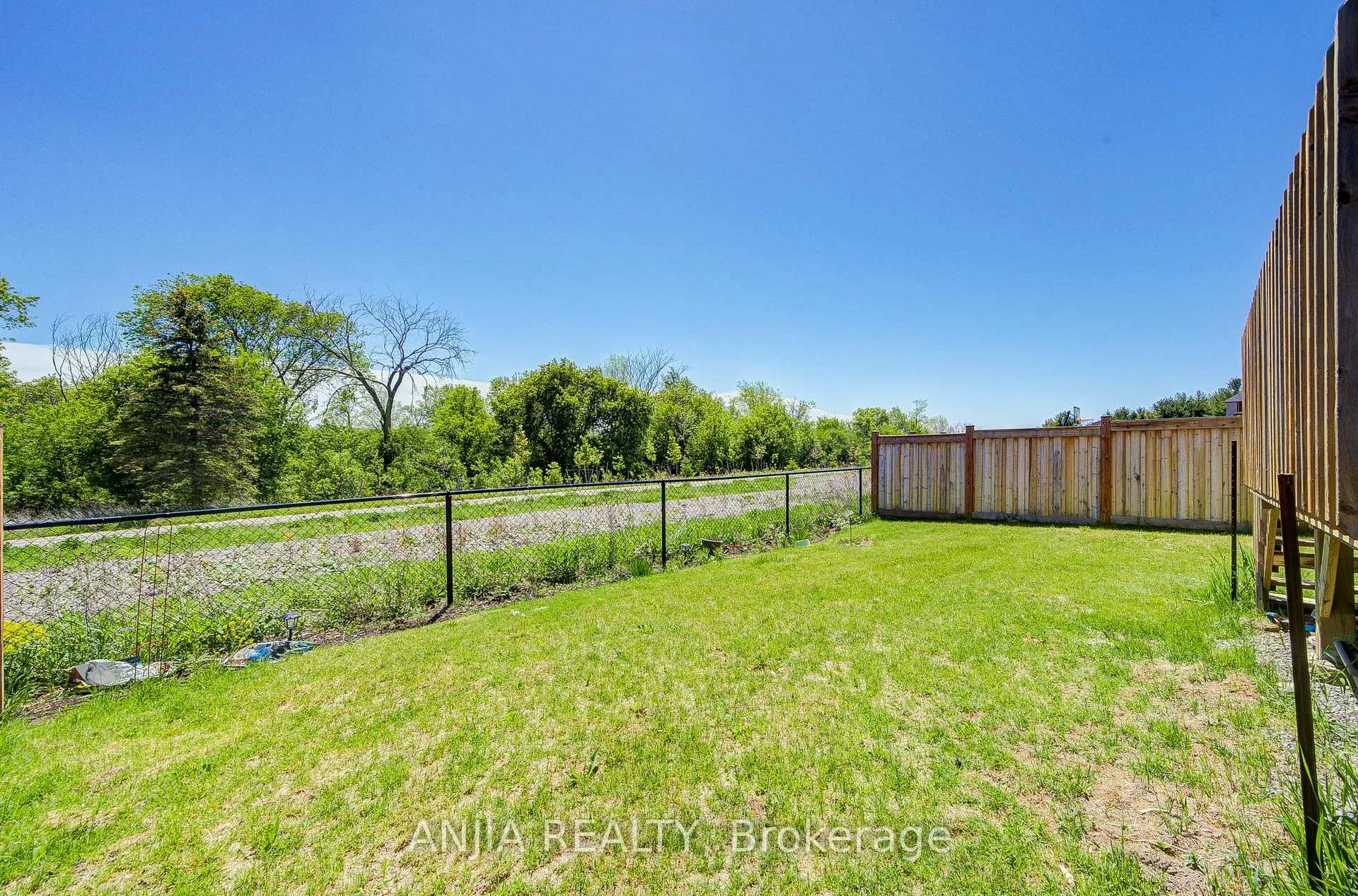 Photo 33 of 176 Sikura Circle, Aurora, Rural Aurora — HOMEH