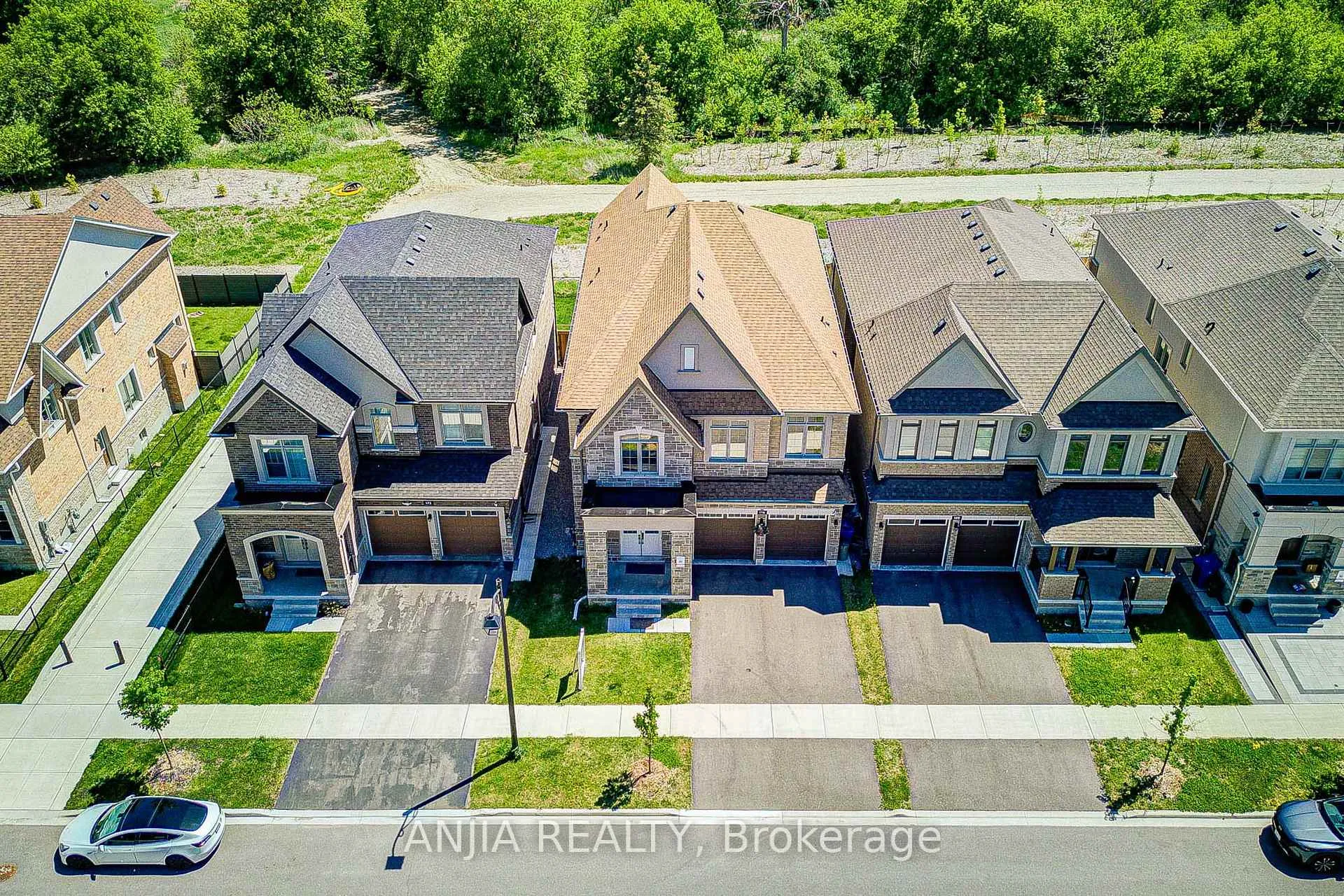 Photo 37 of 176 Sikura Circle, Aurora, Rural Aurora — HOMEH