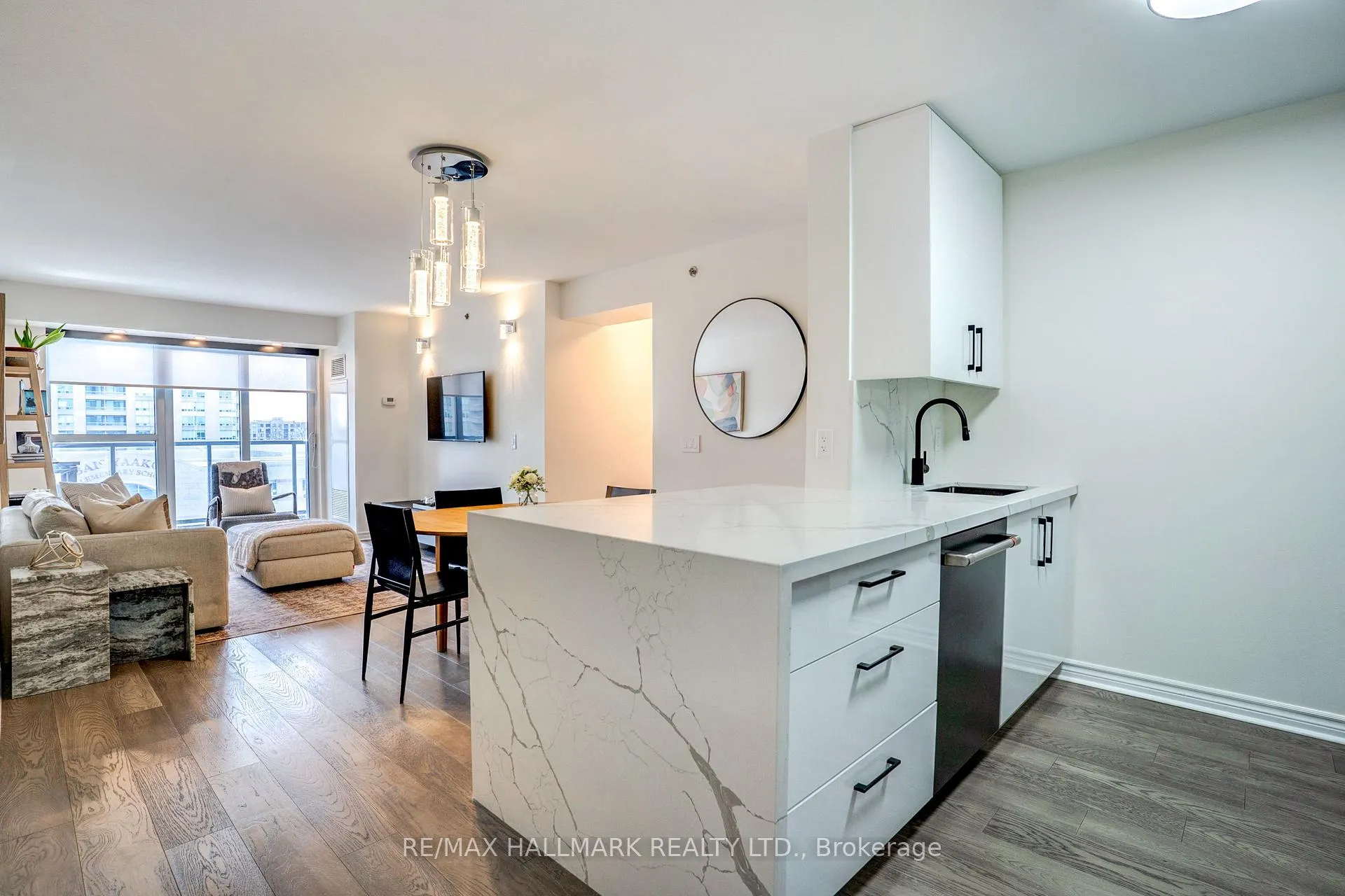 Photo 6 of Unit 630, 35 Saranac Boulevard, Toronto, Englemount-Lawrence — HOMEH