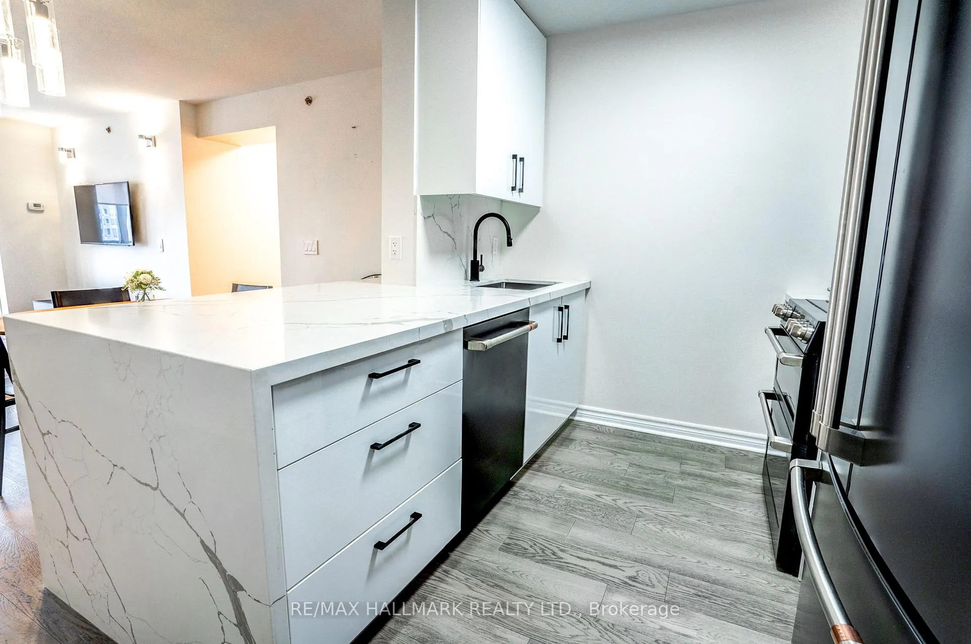 Photo 9 of Unit 630, 35 Saranac Boulevard, Toronto, Englemount-Lawrence — HOMEH