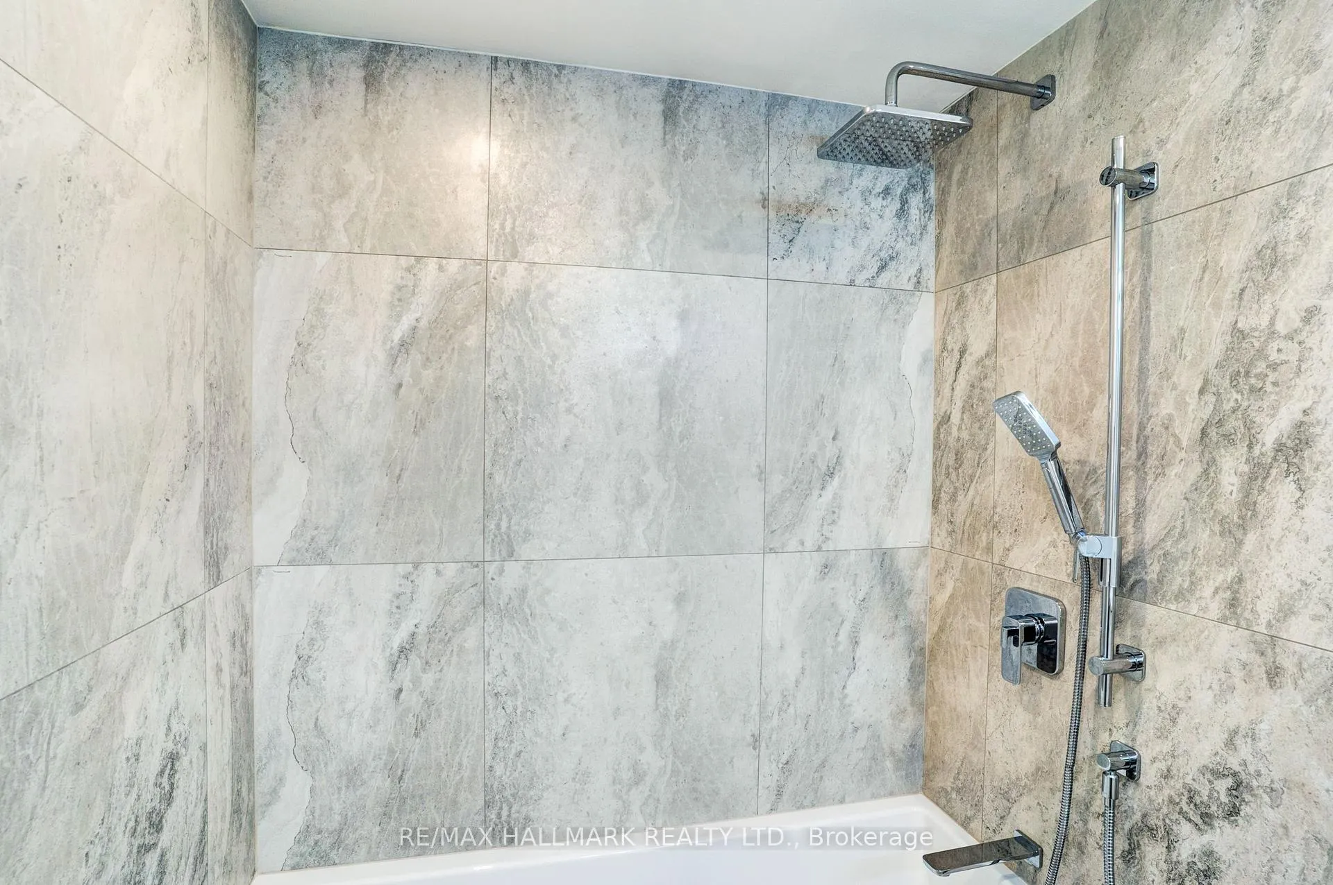 Photo 30 of Unit 630, 35 Saranac Boulevard, Toronto, Englemount-Lawrence — HOMEH