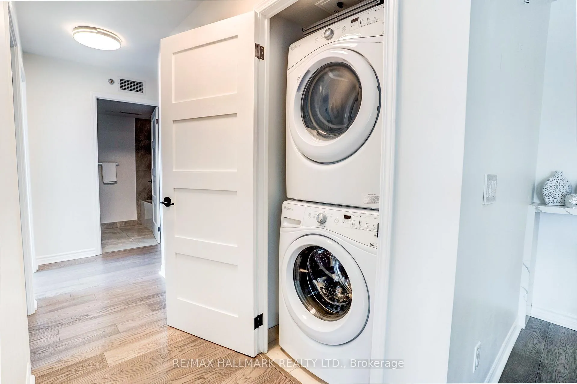 Photo 31 of Unit 630, 35 Saranac Boulevard, Toronto, Englemount-Lawrence — HOMEH