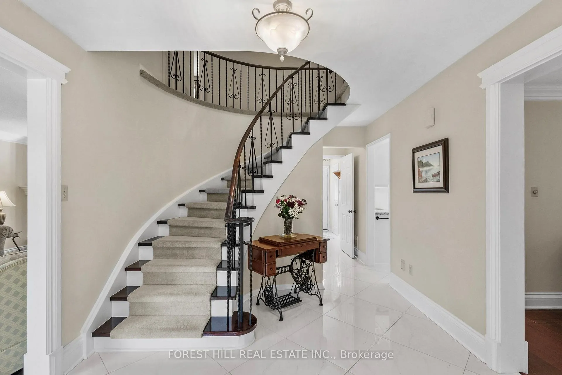 Photo 2 of 34 Fletcher Drive, Brampton, Brampton South — HOMEH