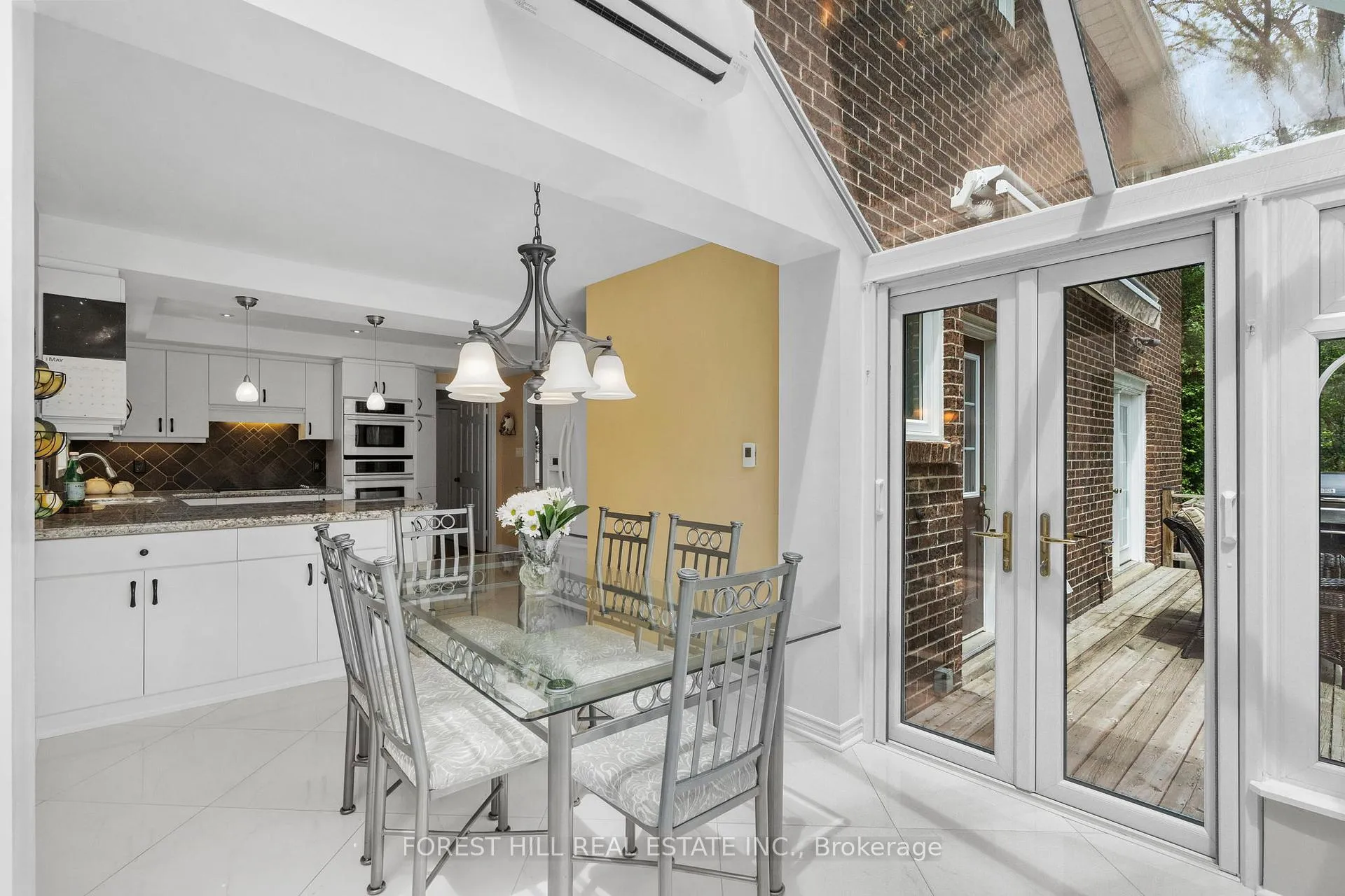 Photo 7 of 34 Fletcher Drive, Brampton, Brampton South — HOMEH