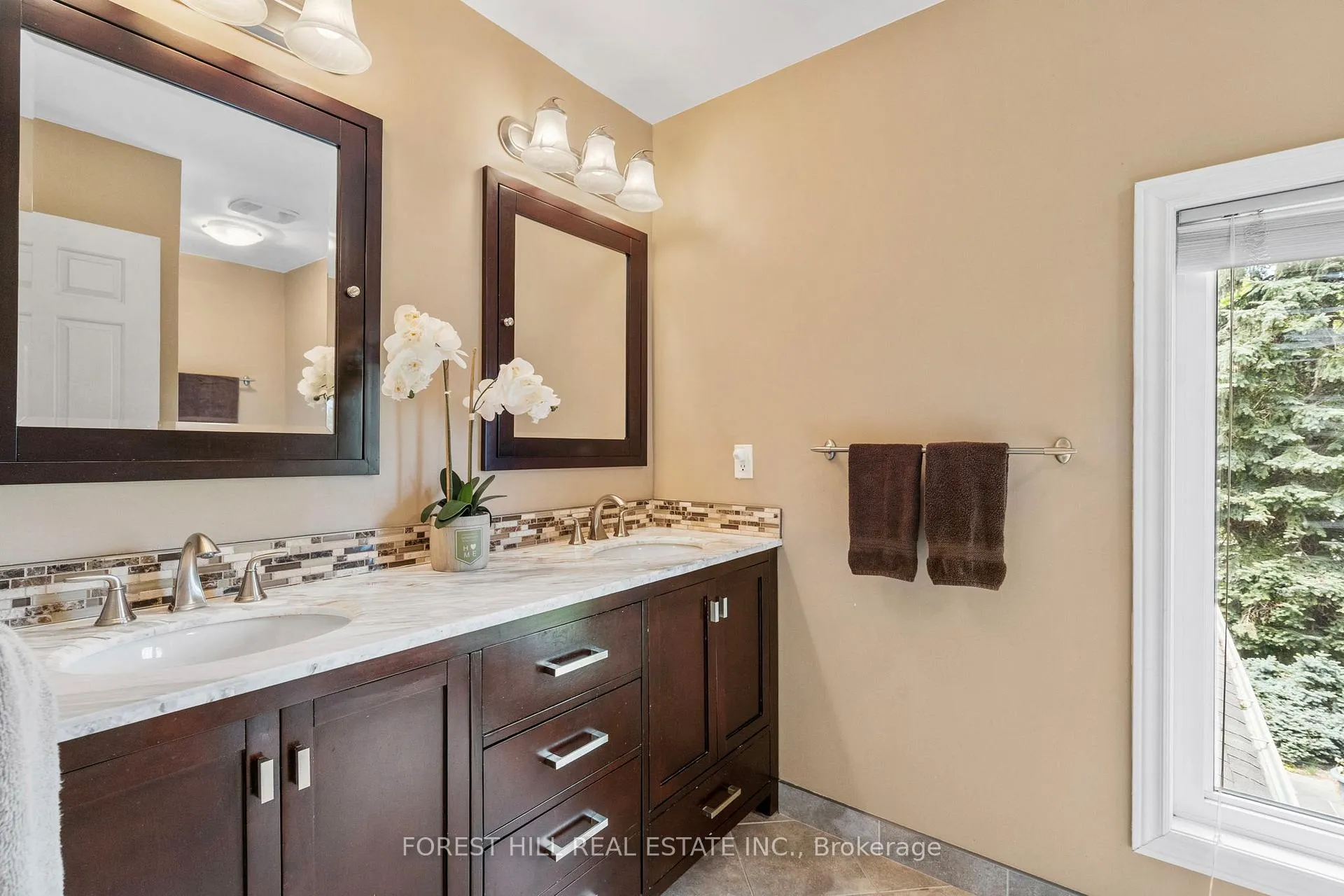 Photo 33 of 34 Fletcher Drive, Brampton, Brampton South — HOMEH