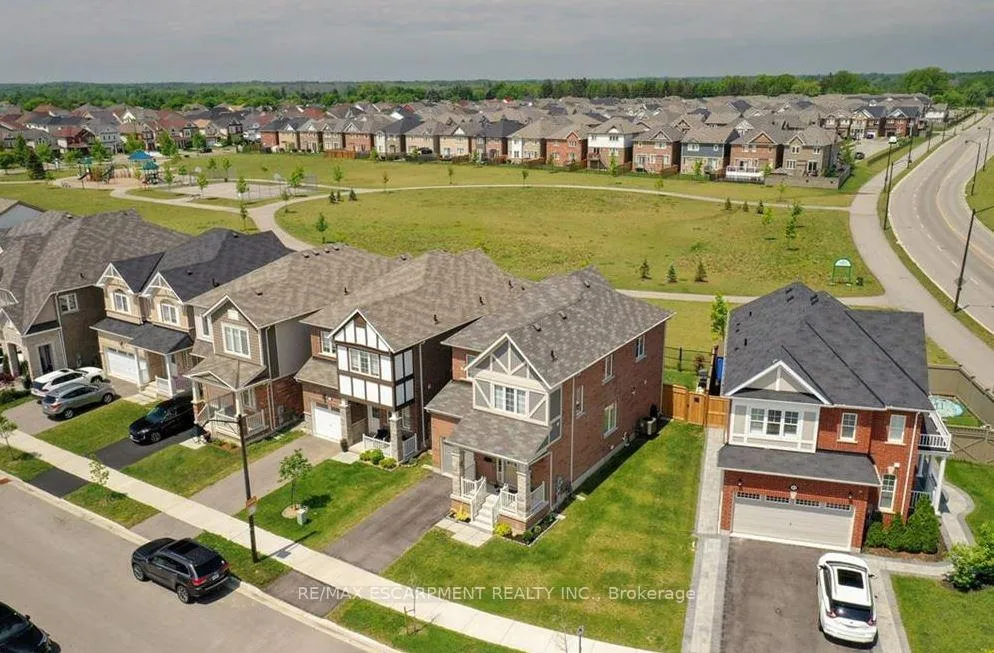 Photo 2 of 75 Forest Ridge Avenue, Hamilton, Waterdown — HOMEH