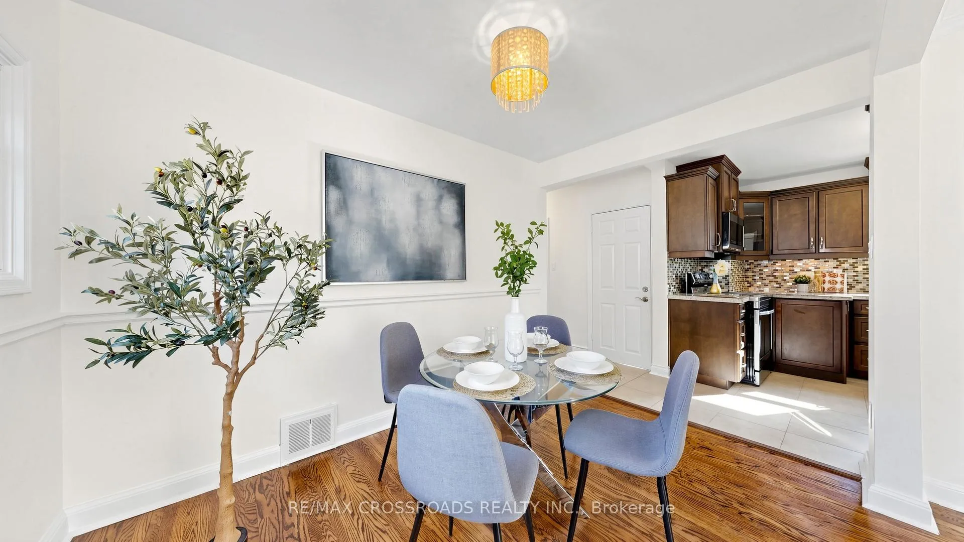 Photo 11 of 63 Flora Drive, Scarborough, Dorset Park — HOMEH