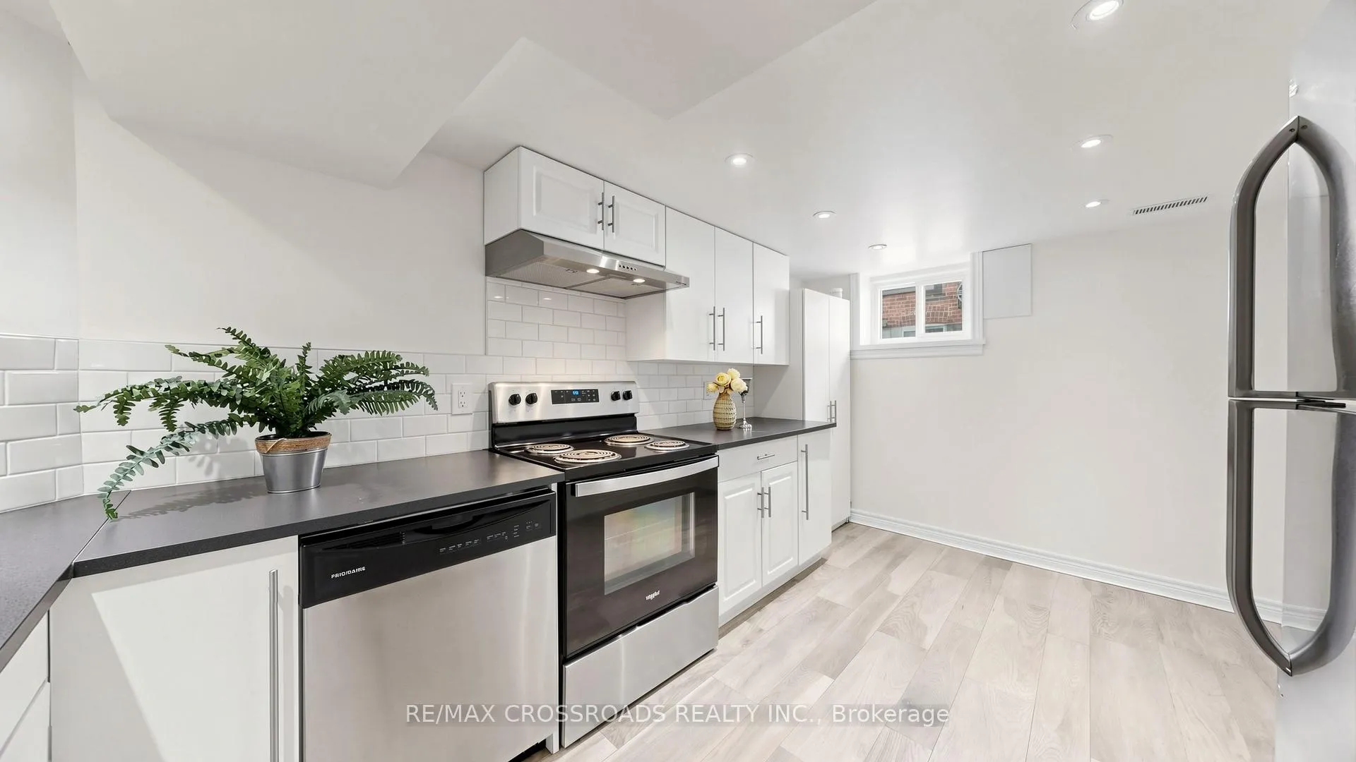 Photo 34 of 63 Flora Drive, Scarborough, Dorset Park — HOMEH