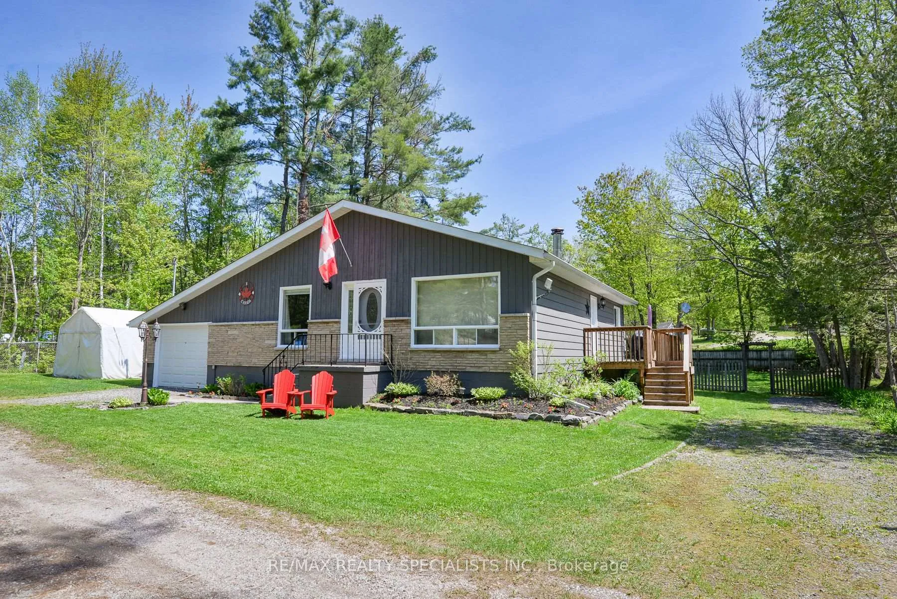 Photo 1 of 1018 S Sunny Crest Road, Gravenhurst, Morrison — HOMEH