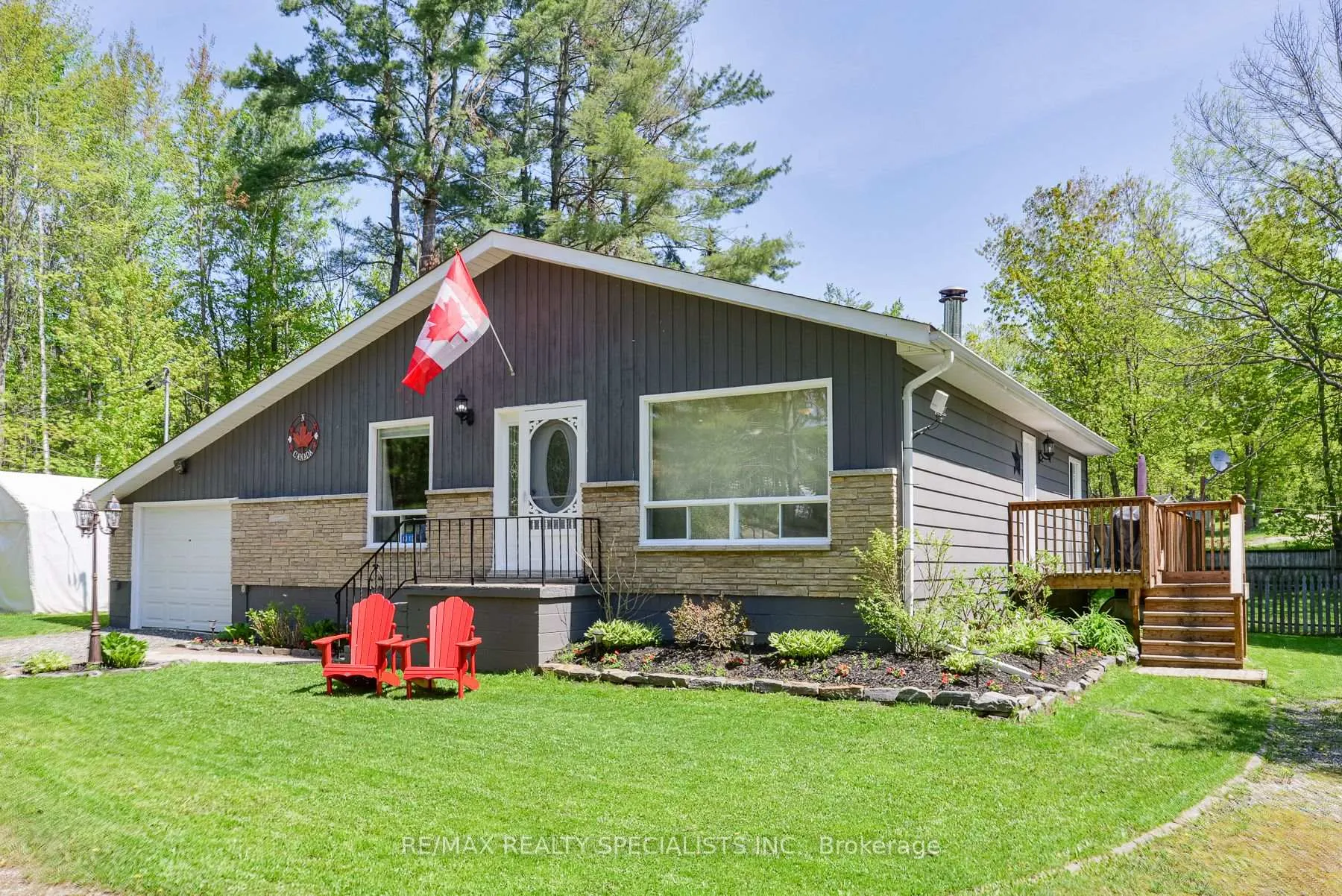 Photo 3 of 1018 S Sunny Crest Road, Gravenhurst, Morrison — HOMEH
