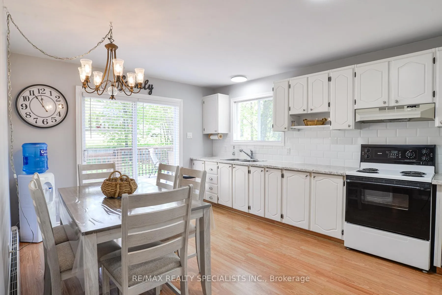 Photo 7 of 1018 S Sunny Crest Road, Gravenhurst, Morrison — HOMEH