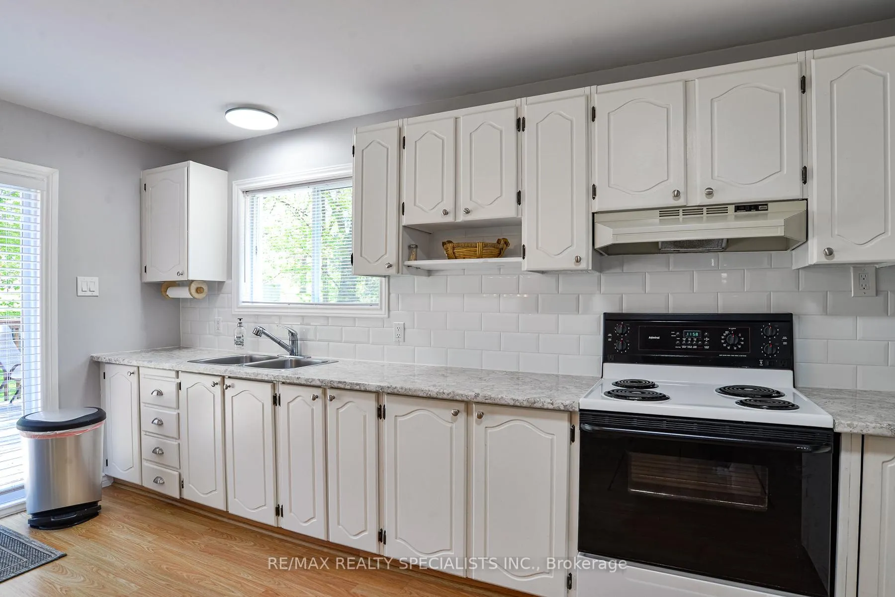 Photo 8 of 1018 S Sunny Crest Road, Gravenhurst, Morrison — HOMEH