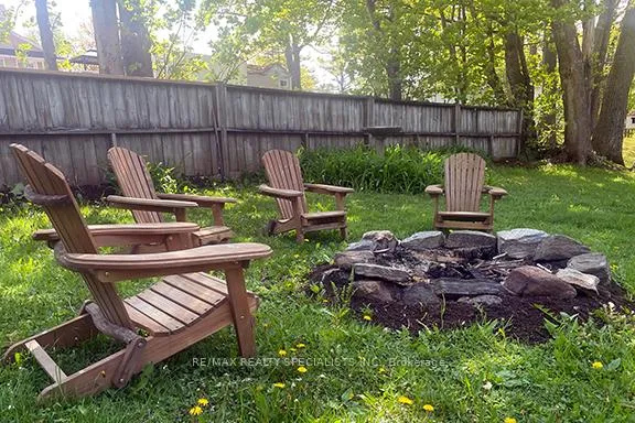 Photo 23 of 1018 S Sunny Crest Road, Gravenhurst, Morrison — HOMEH