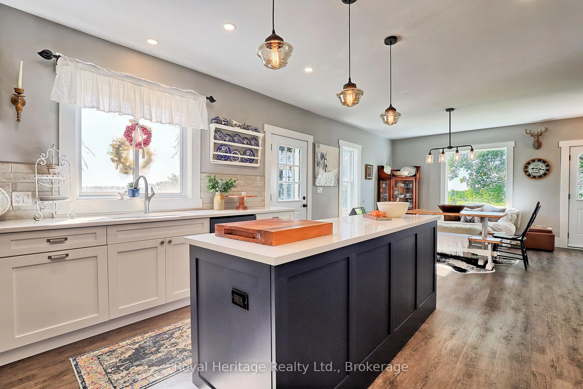 Photo 4 of 140 Robin Road, Kawartha Lakes, Fenelon — HOMEH