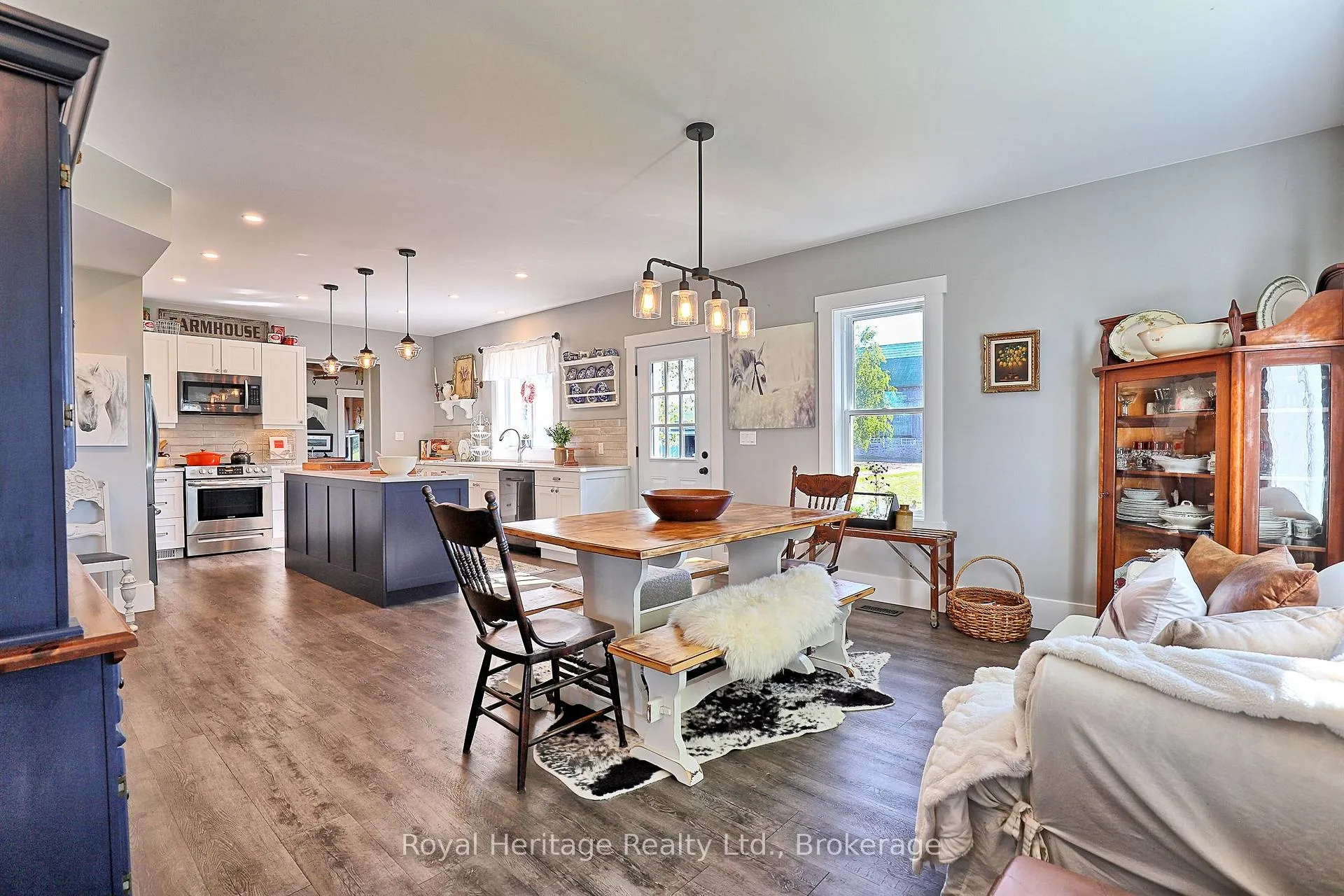 Photo 8 of 140 Robin Road, Kawartha Lakes, Fenelon — HOMEH